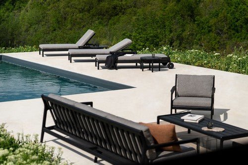 Quatro outdoor coffee table - varnished teak - black - round White Cliff Studio Outdoor Coffee Table