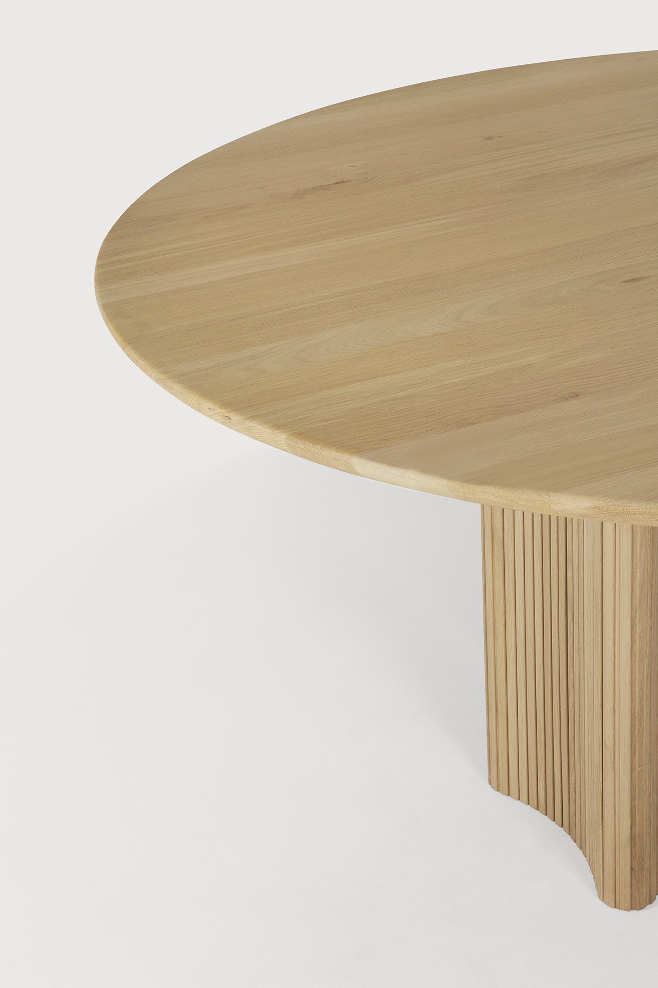 Roller Max dining table - oak - round White Cliff Studio Dining Table