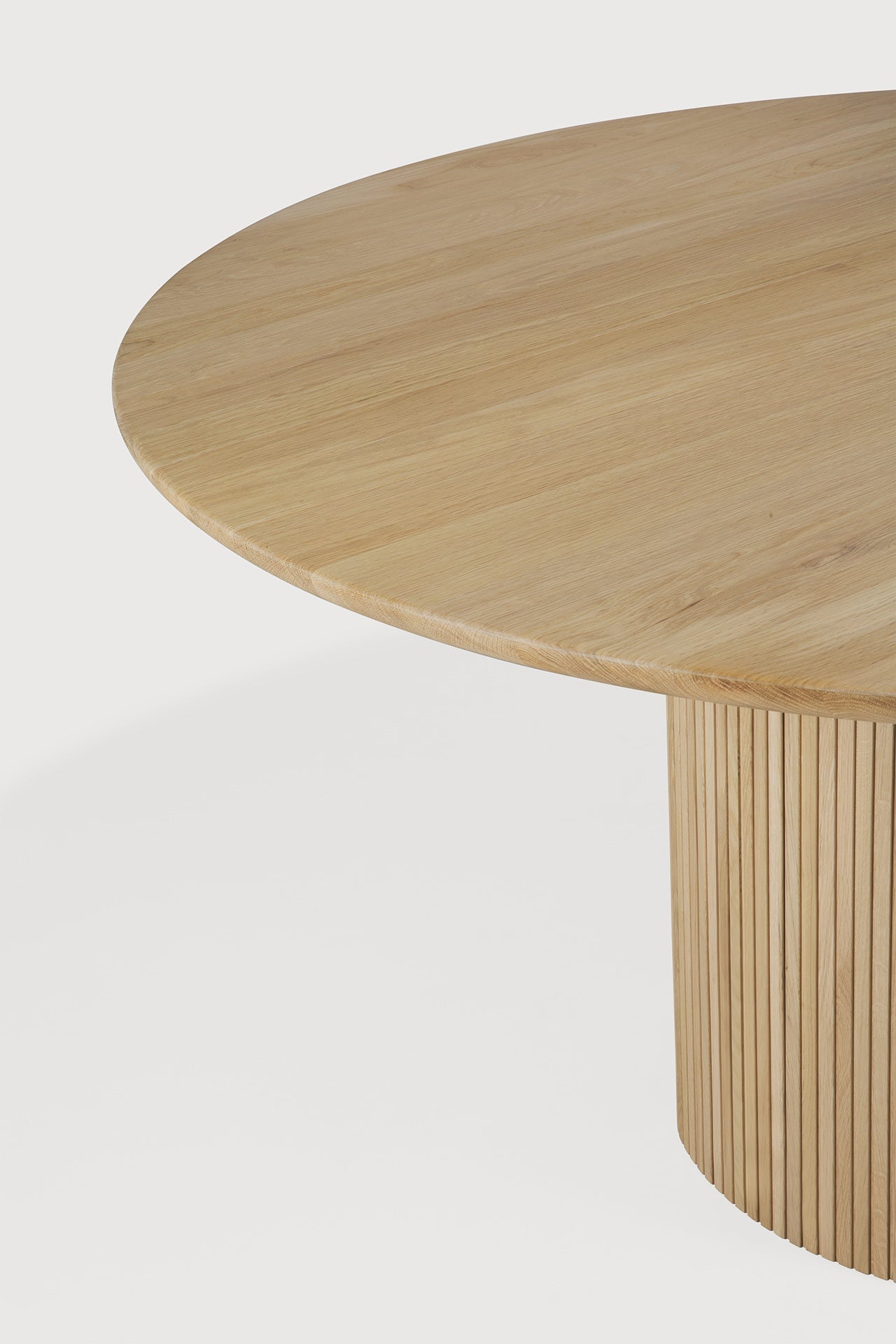 Roller Max dining table - oak - round White Cliff Studio Dining Table