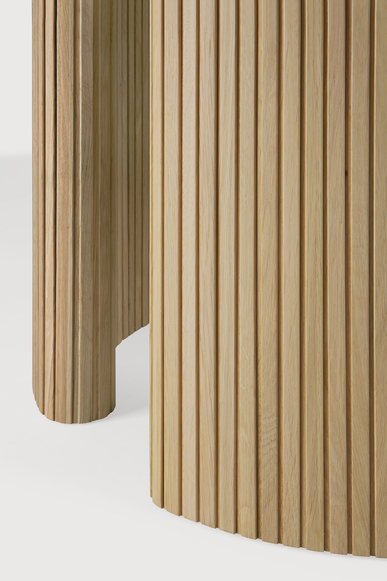 Roller Max dining table - oak - round White Cliff Studio Dining Table