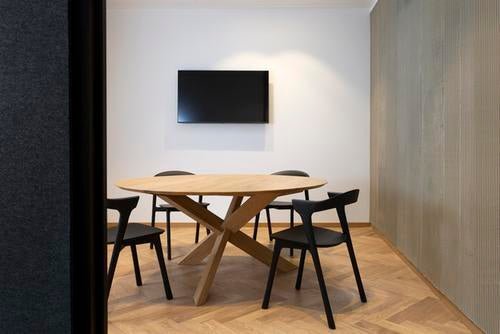 Roller Max Dining Table White Cliff Studio Round Dining Tables