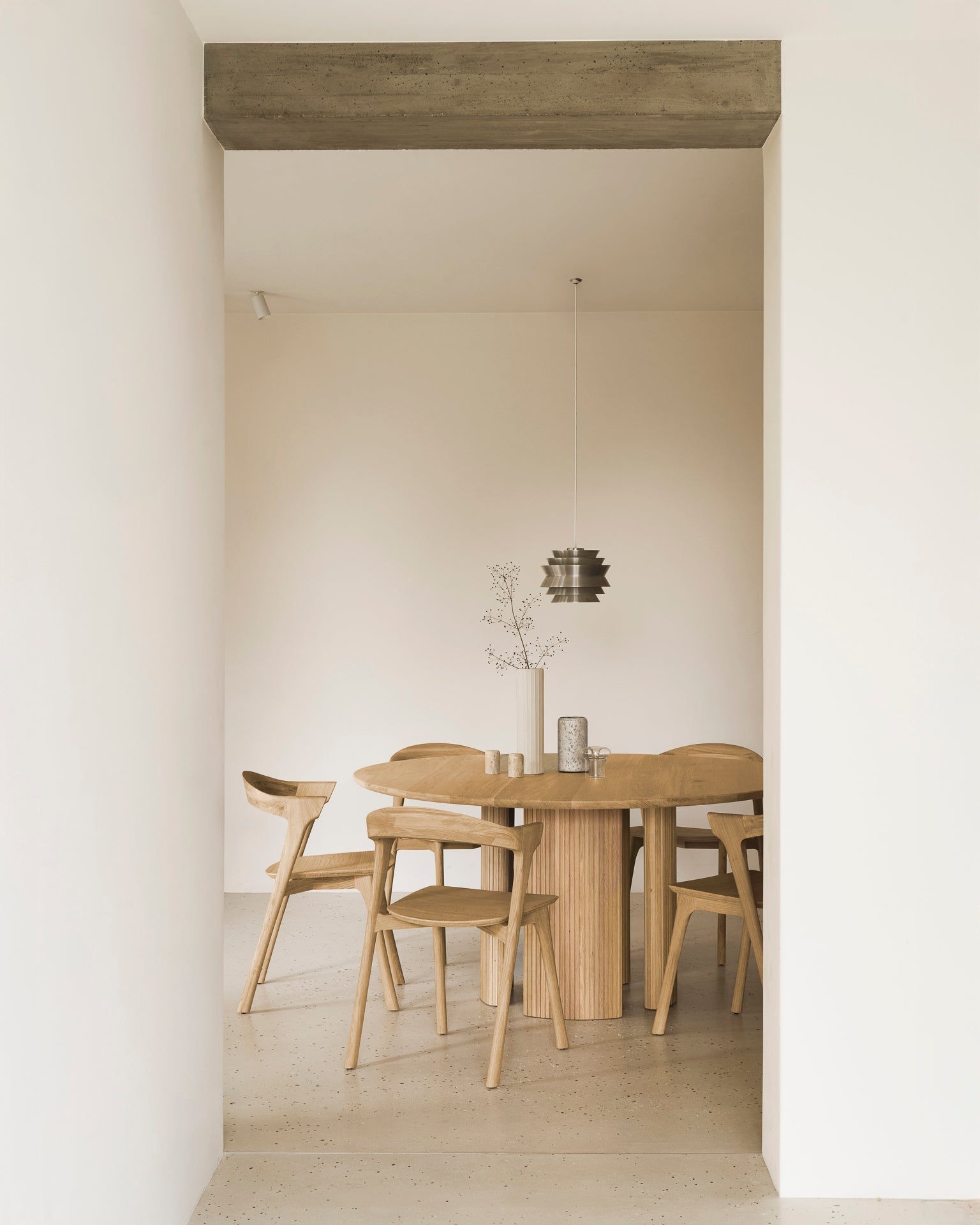 Roller Max Dining Table White Cliff Studio Round Dining Tables
