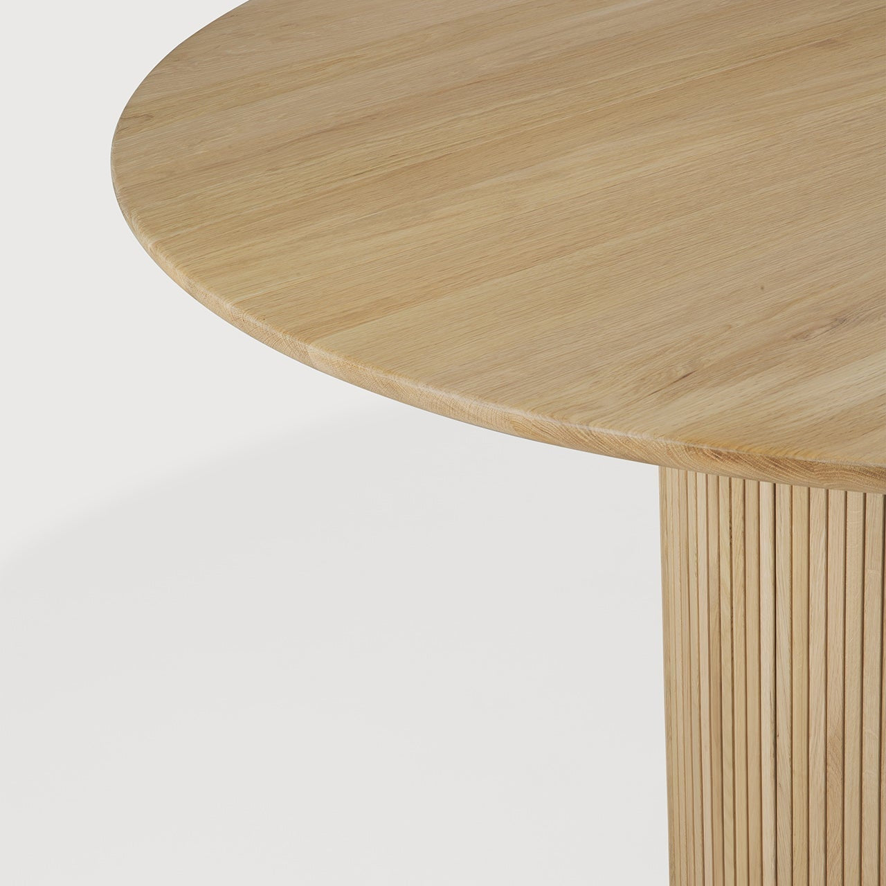 Roller Max Dining Table White Cliff Studio Round Dining Tables