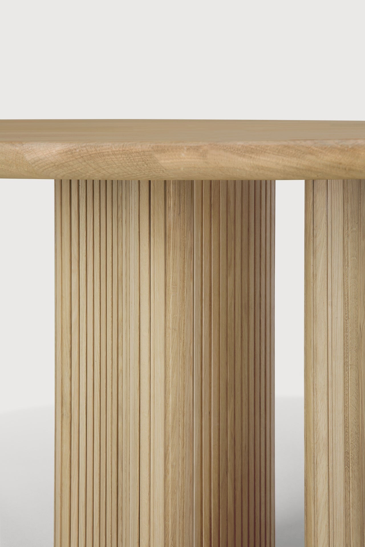 Roller Max Dining Table White Cliff Studio Round Dining Tables