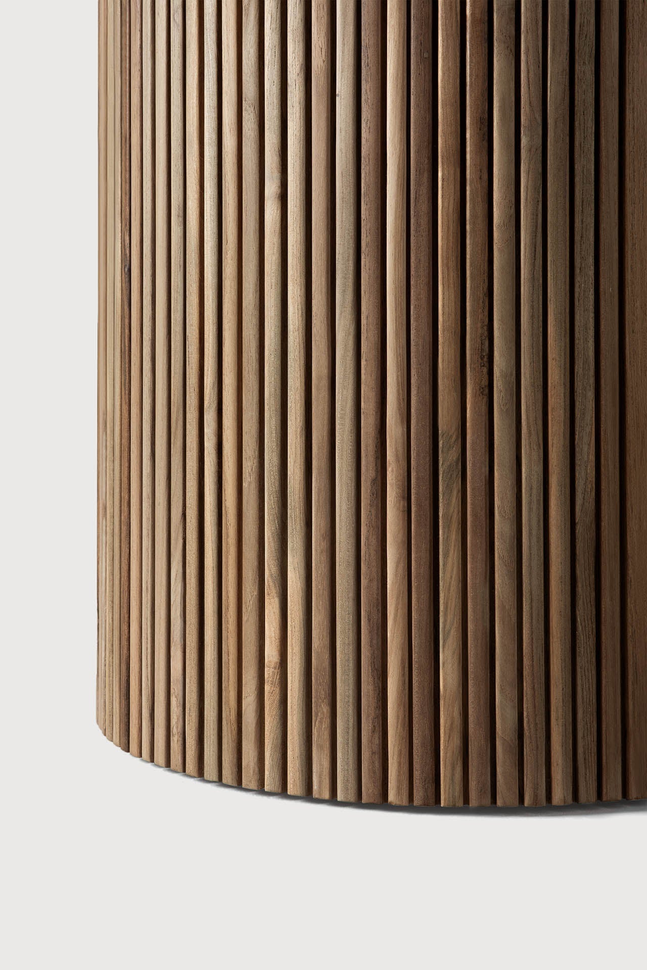 Roller Max outdoor dining table - varnished concrete top - reclaimed teak base - Dark Grey - round White Cliff Studio Outdoor Dining Table