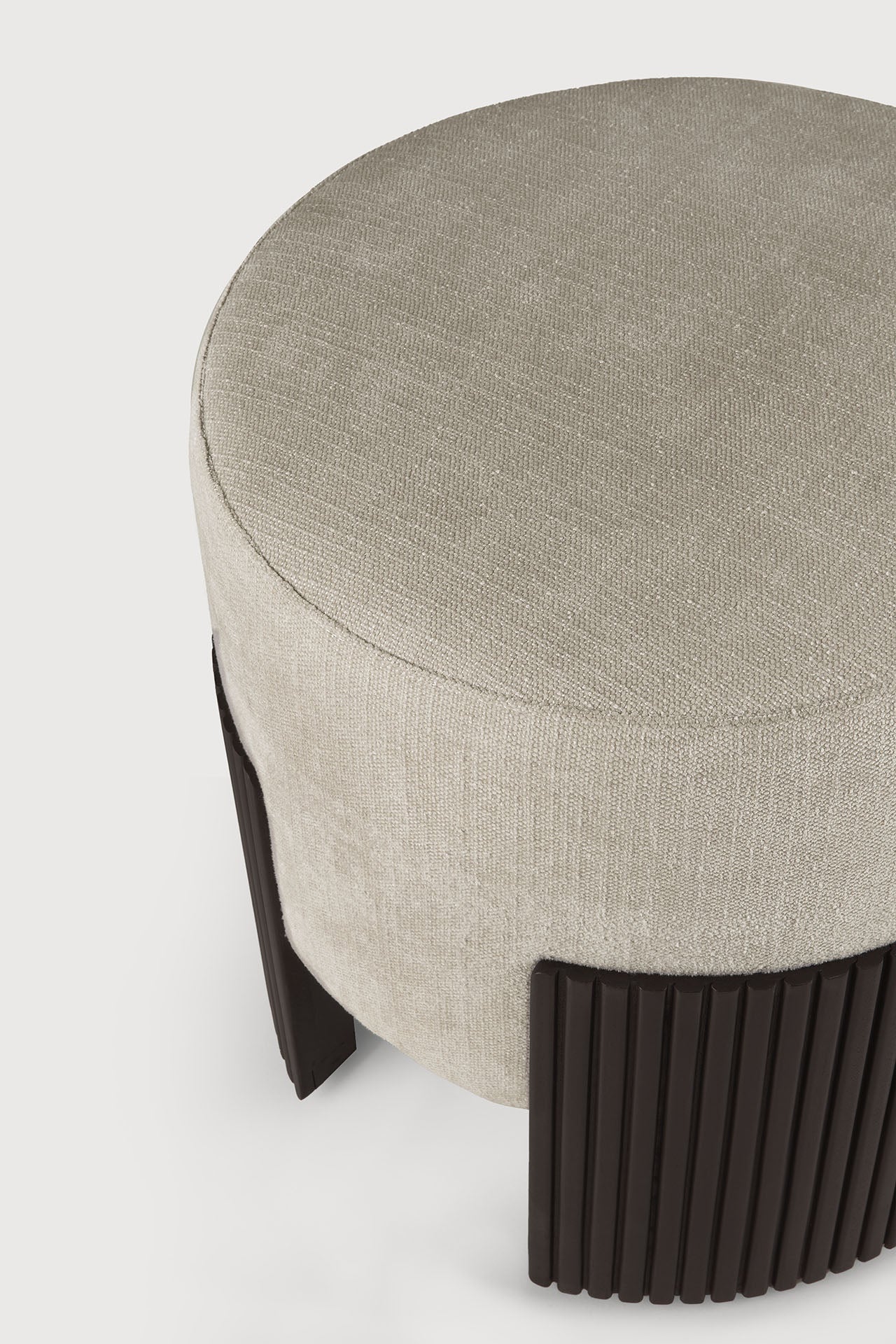 Roller Max pouf - varnished mahogany - dark brown - Rice fabric White Cliff Studio Ottoman