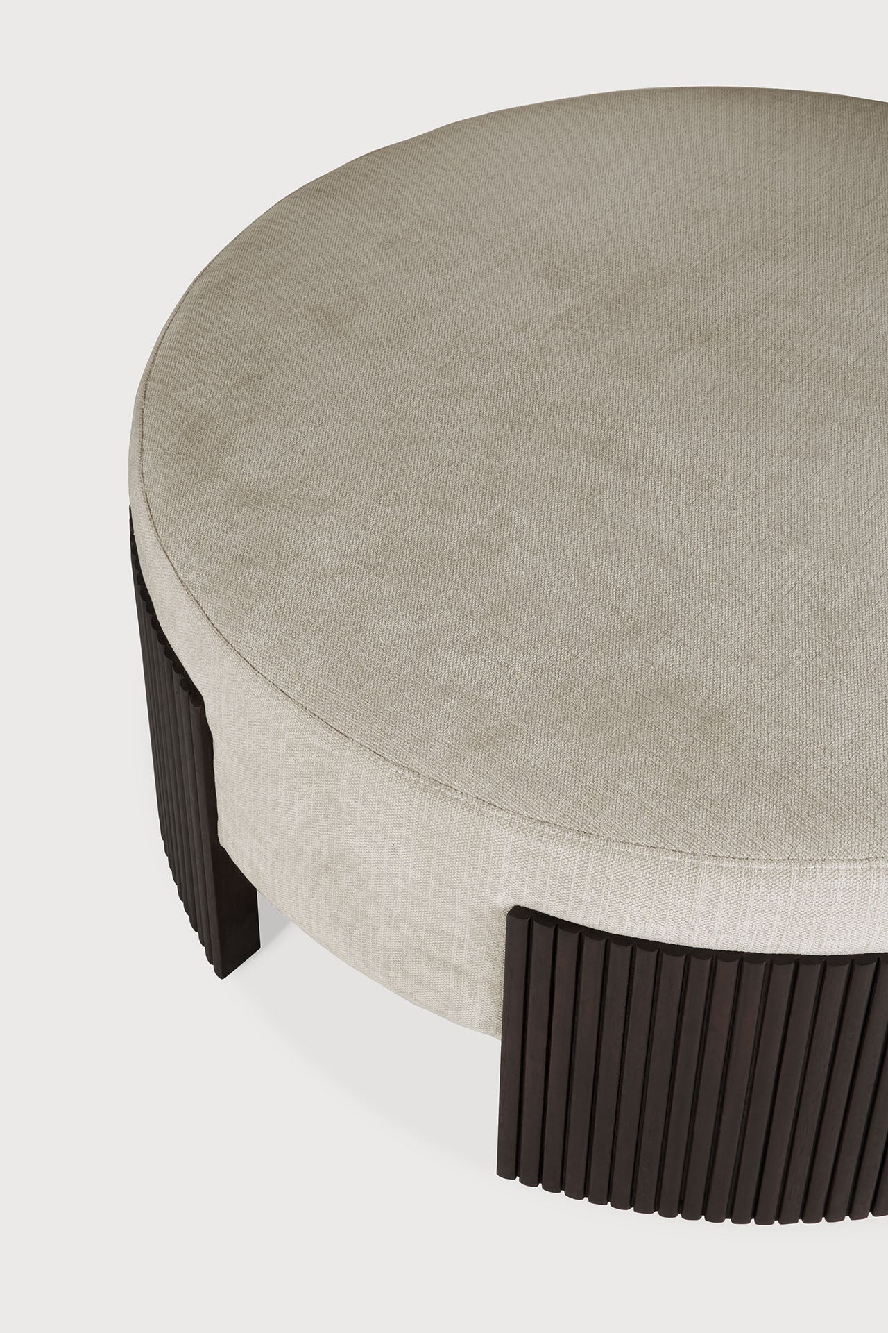 Roller Max pouf - varnished mahogany - dark brown - Rice fabric White Cliff Studio Ottoman