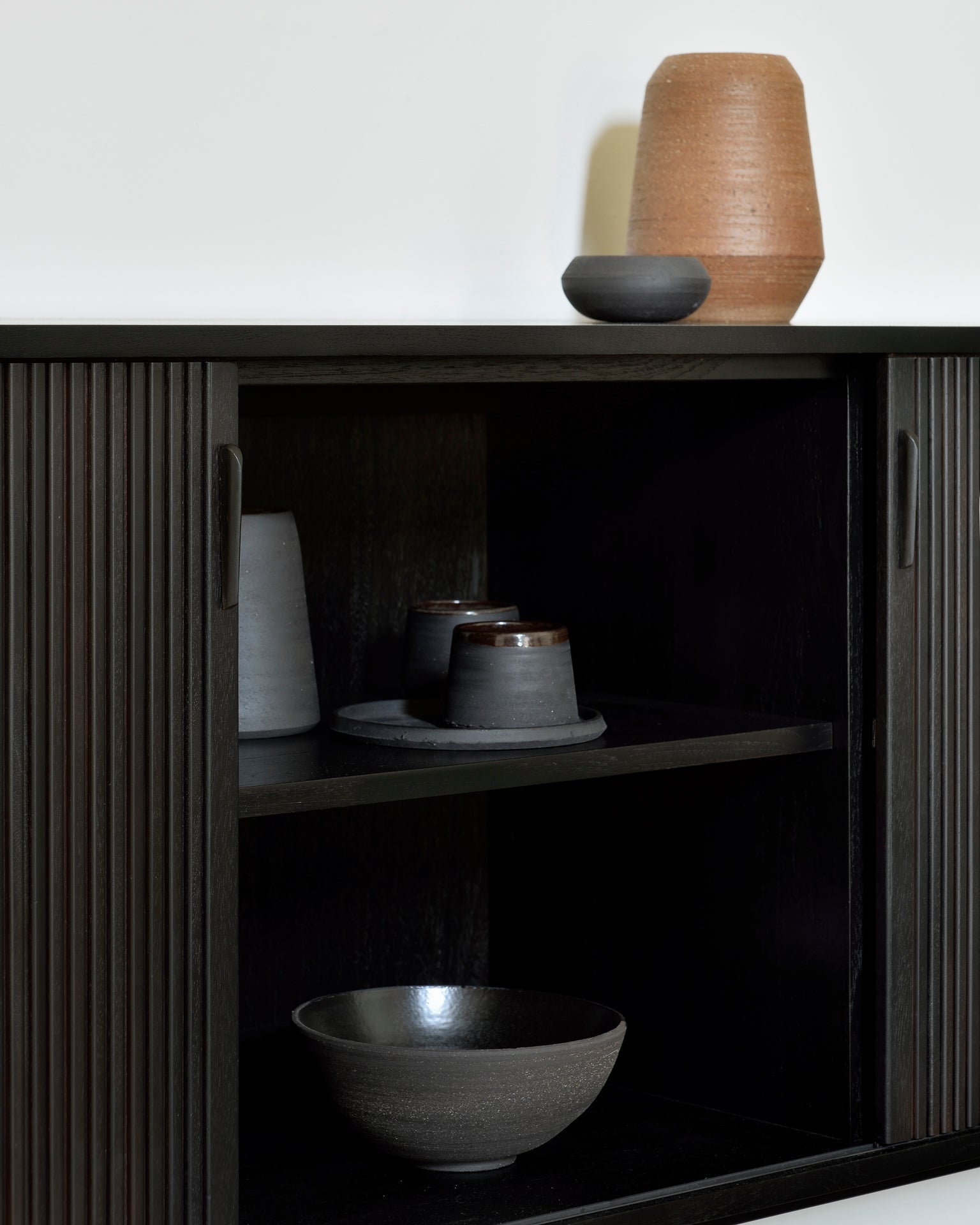 Roller Max sideboard - varnished teak - off black - 2 sliding doors White Cliff Studio Sideboard