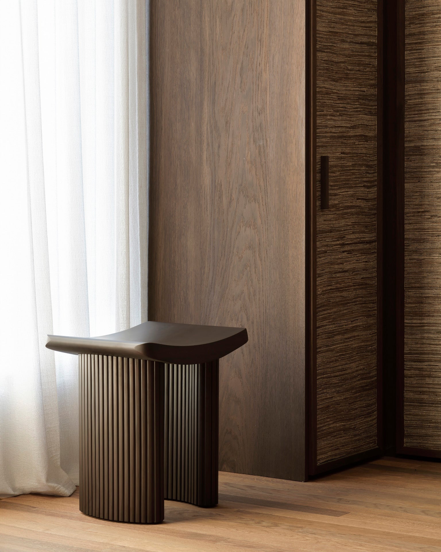 Roller Max stool - varnished mahogany - dark brown White Cliff Studio Stool