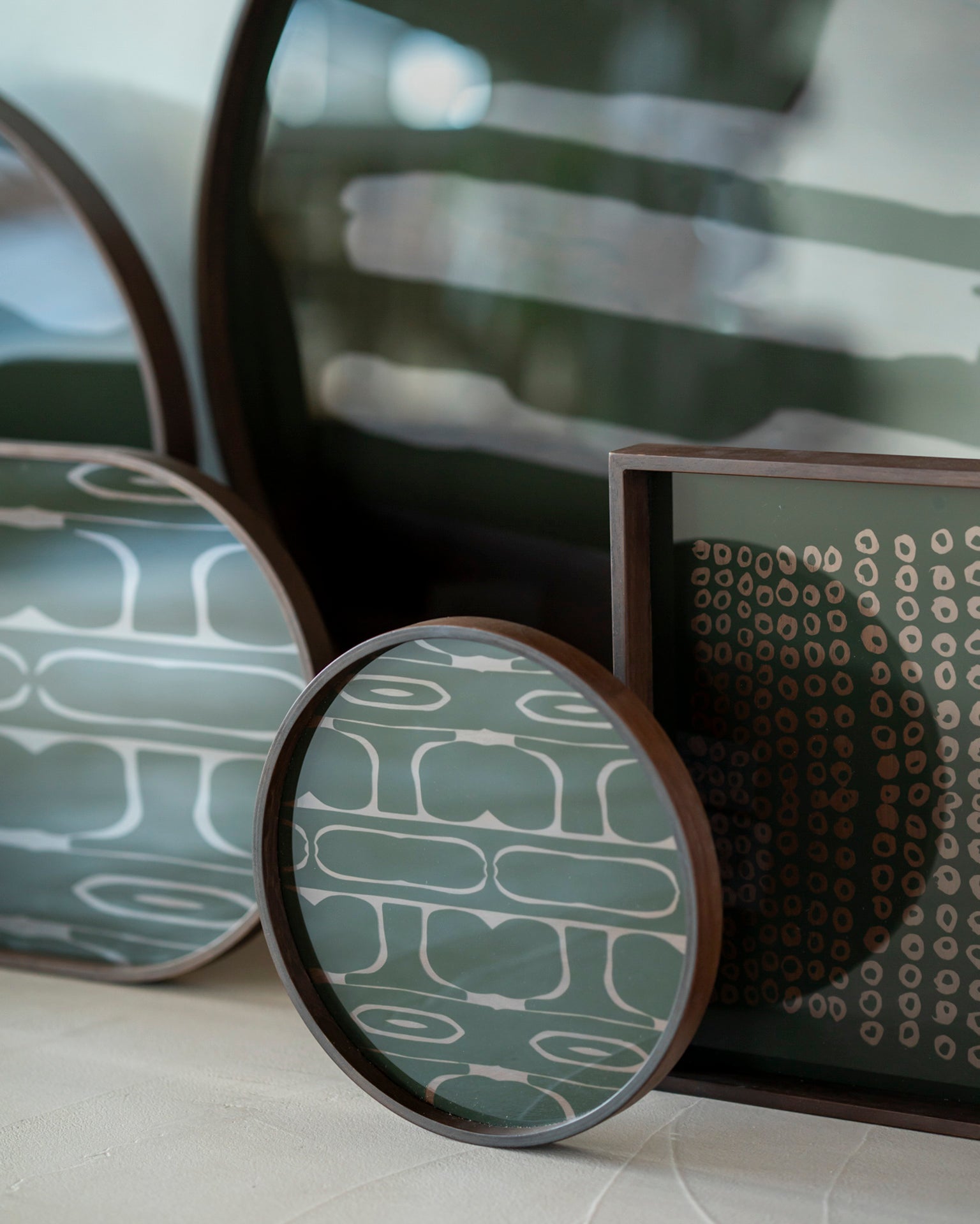 Second Nature valet tray - Moss - glass - round White Cliff Studio Trays