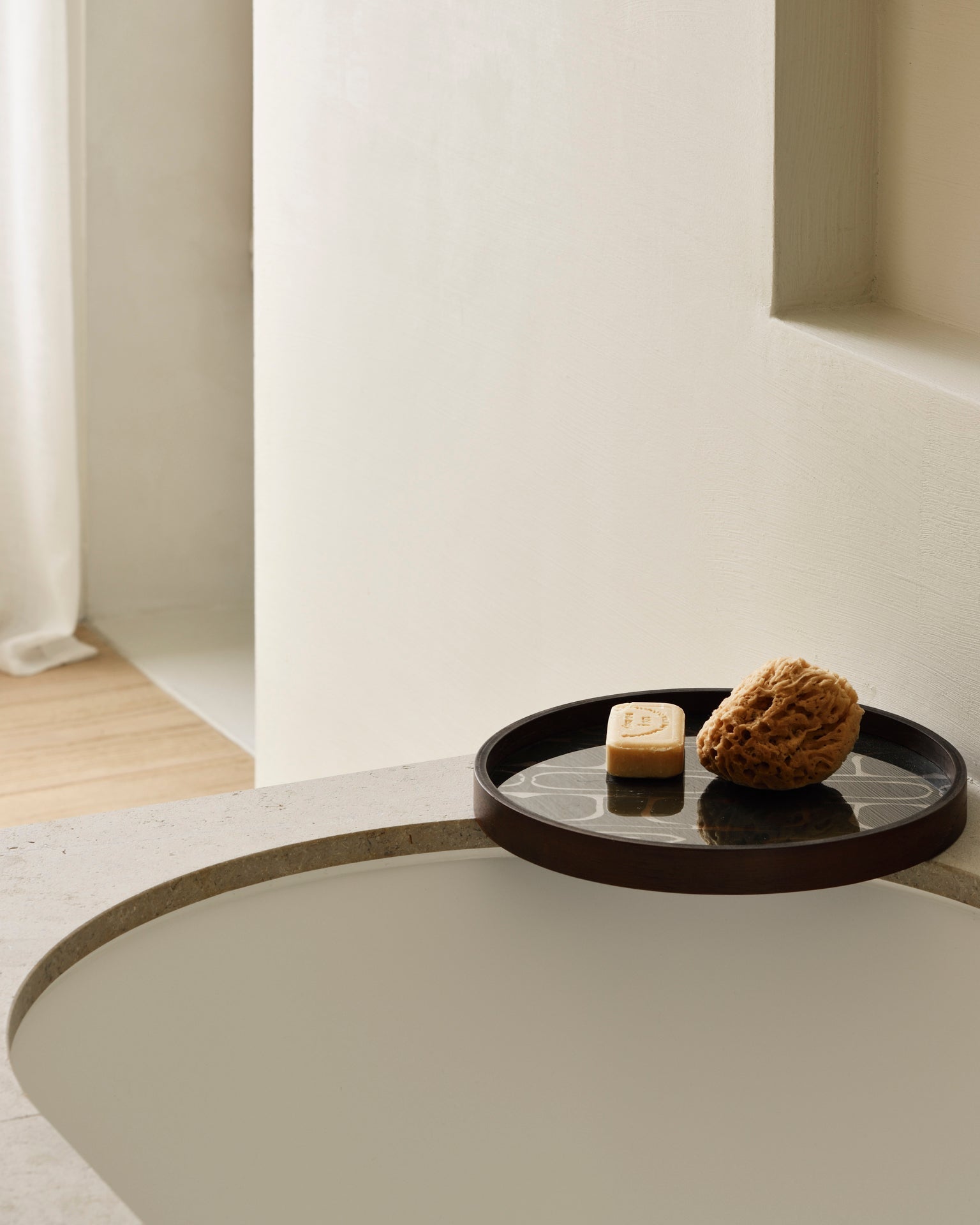 Second Nature valet tray - Moss - glass - round White Cliff Studio Trays