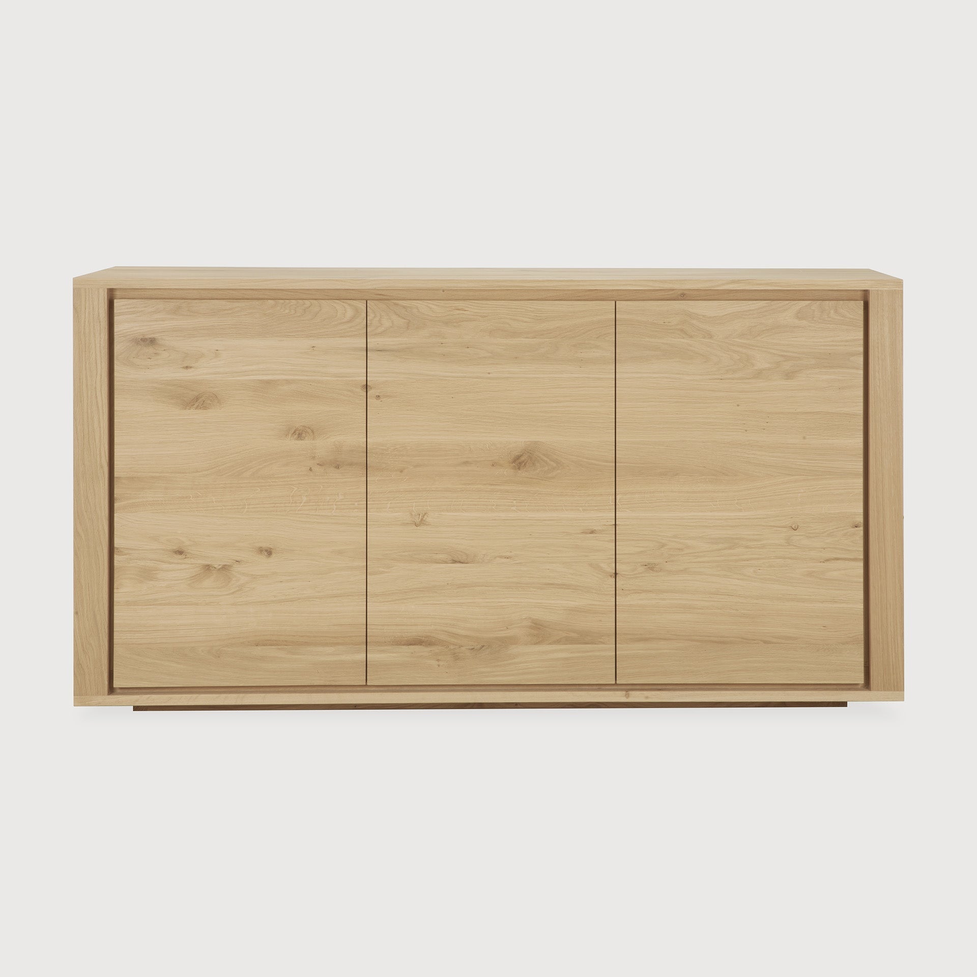 Shadow sideboard - oak - 3 doors White Cliff Studio Sideboard