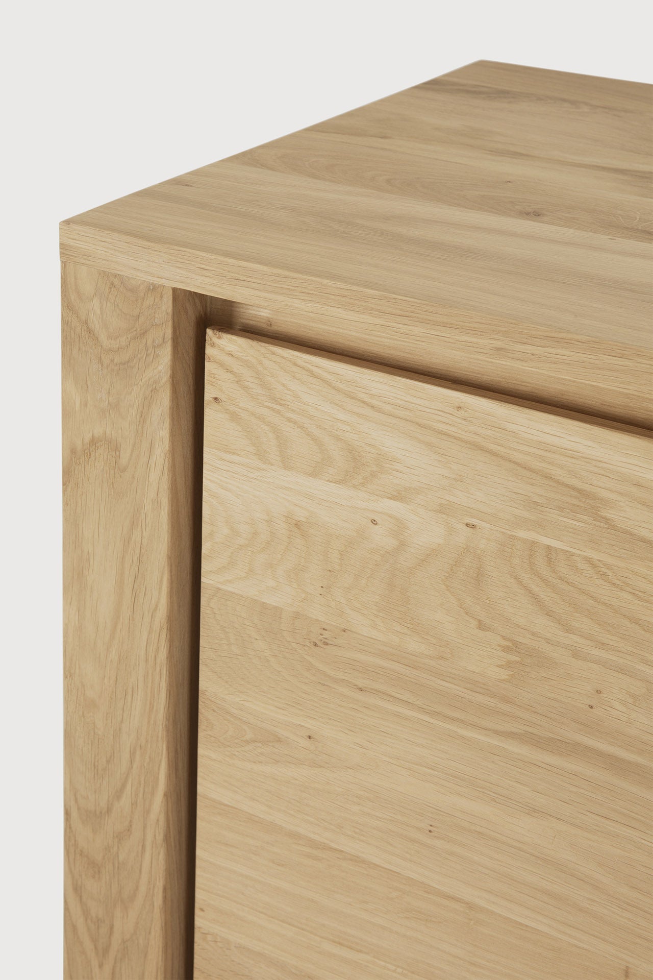 Shadow sideboard - oak - 3 doors White Cliff Studio Sideboard