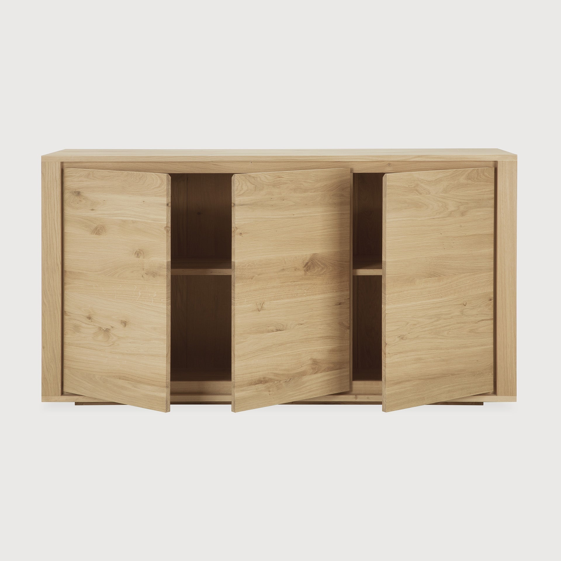 Shadow sideboard - oak - 3 doors White Cliff Studio Sideboard
