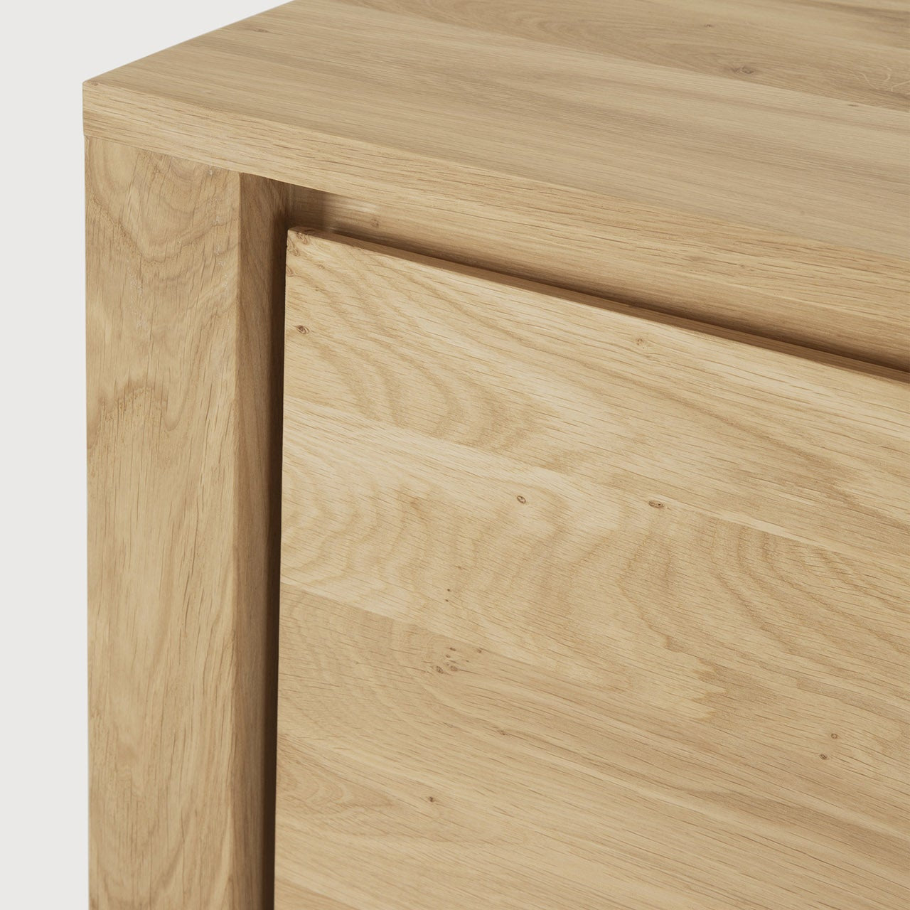 Shadow sideboard - oak - 4 doors White Cliff Studio Sideboard