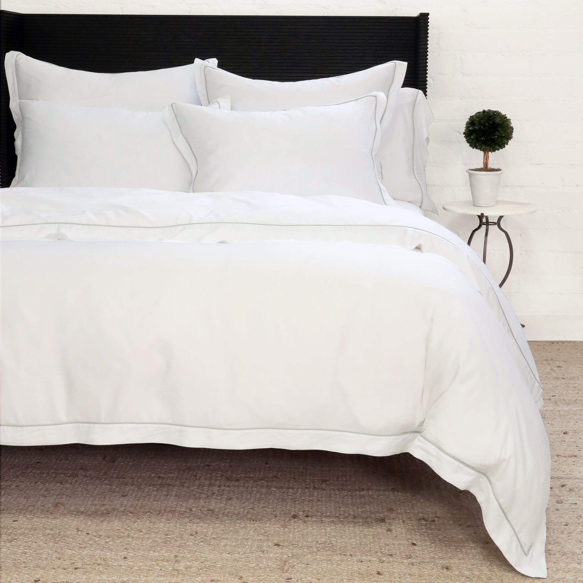 Sheena Bamboo Sateen Duvet Cover Set White Cliff Studio Duvet Sets