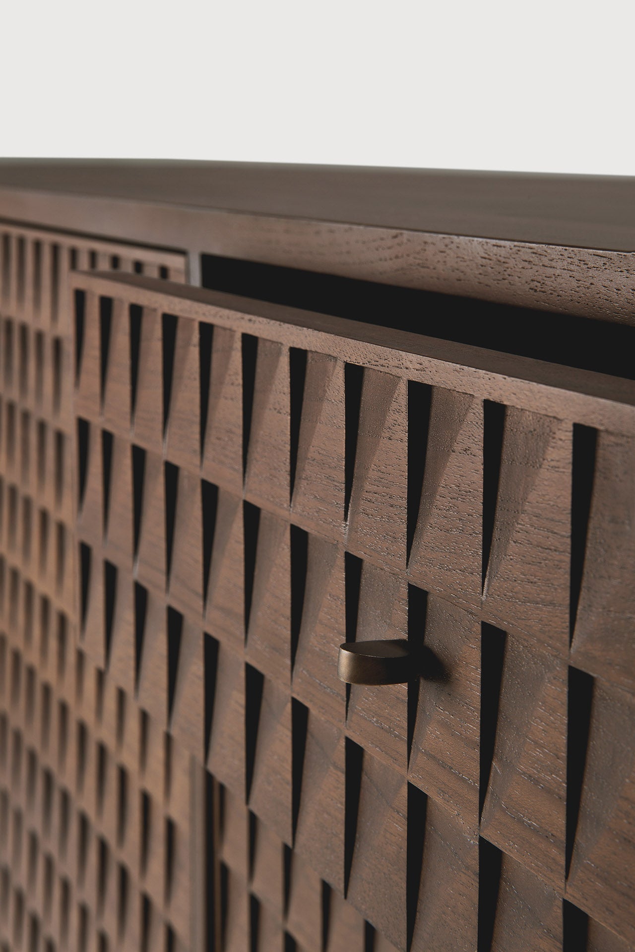 Sono sideboard - varnished teak - light brown - 2 doors - 3 drawers White Cliff Studio Sideboard