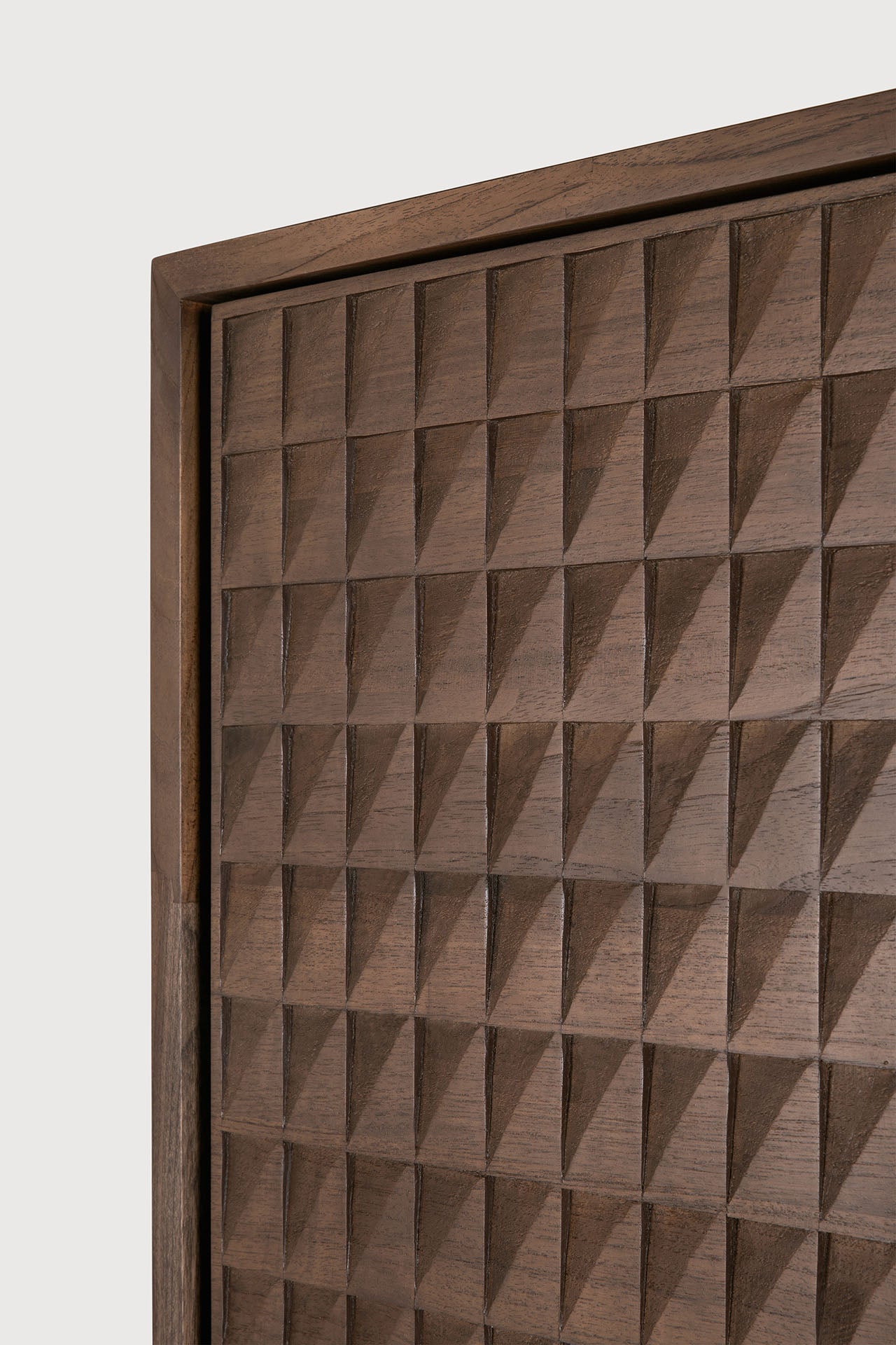 Sono sideboard - varnished teak - light brown - 3 doors - 3 drawers White Cliff Studio Sideboard