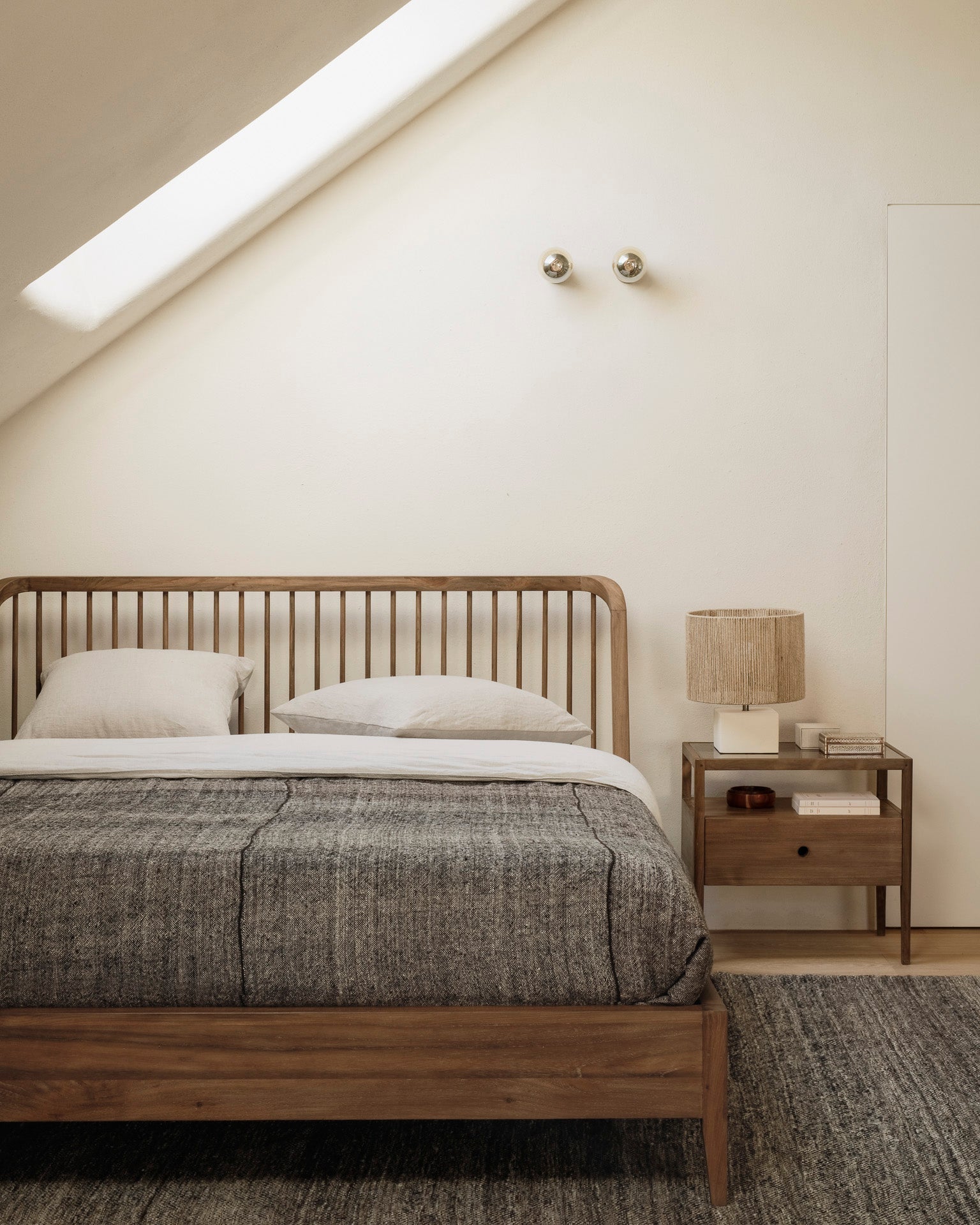 Spindle Bed White Cliff Studio Beds