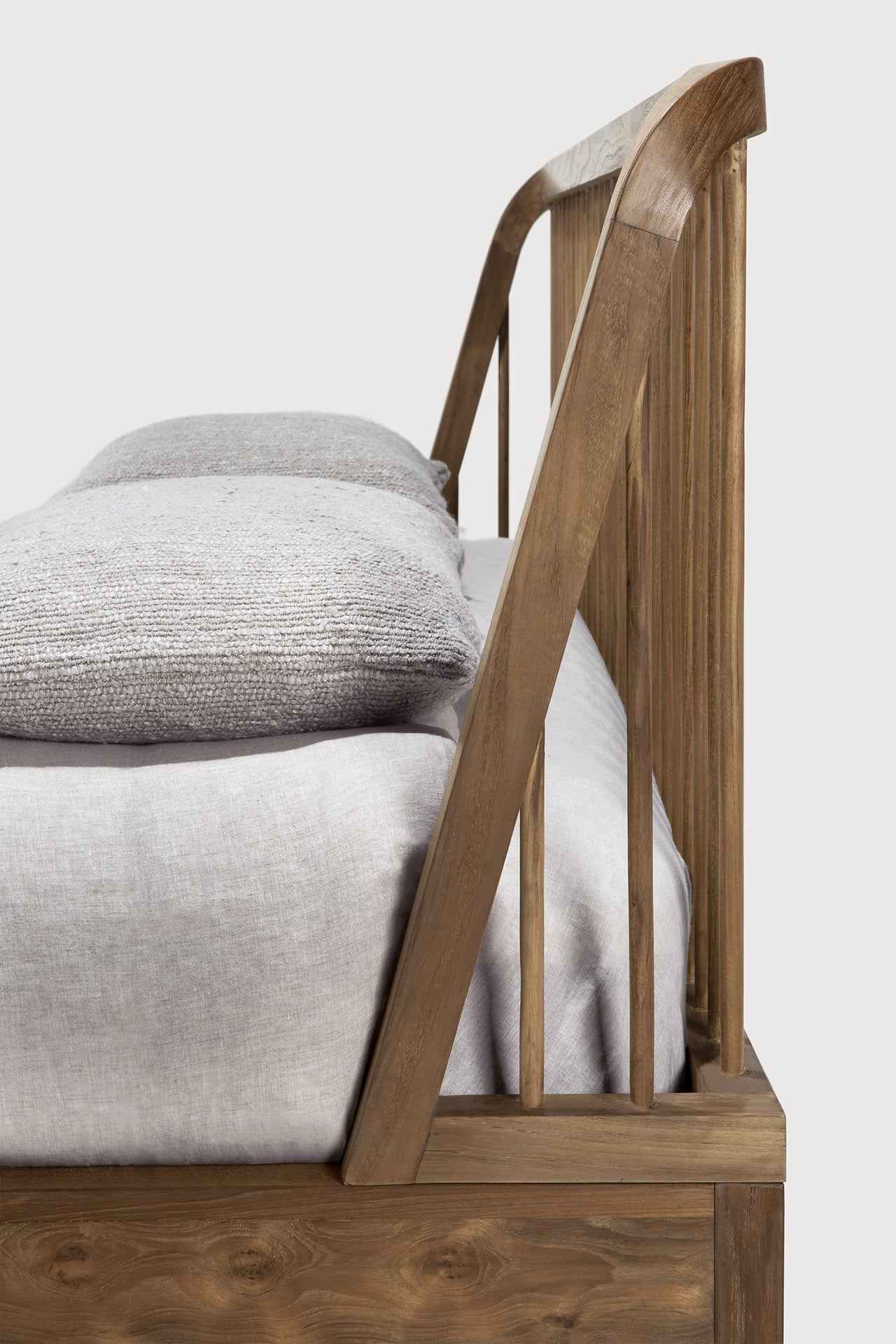 Spindle Bed White Cliff Studio Beds