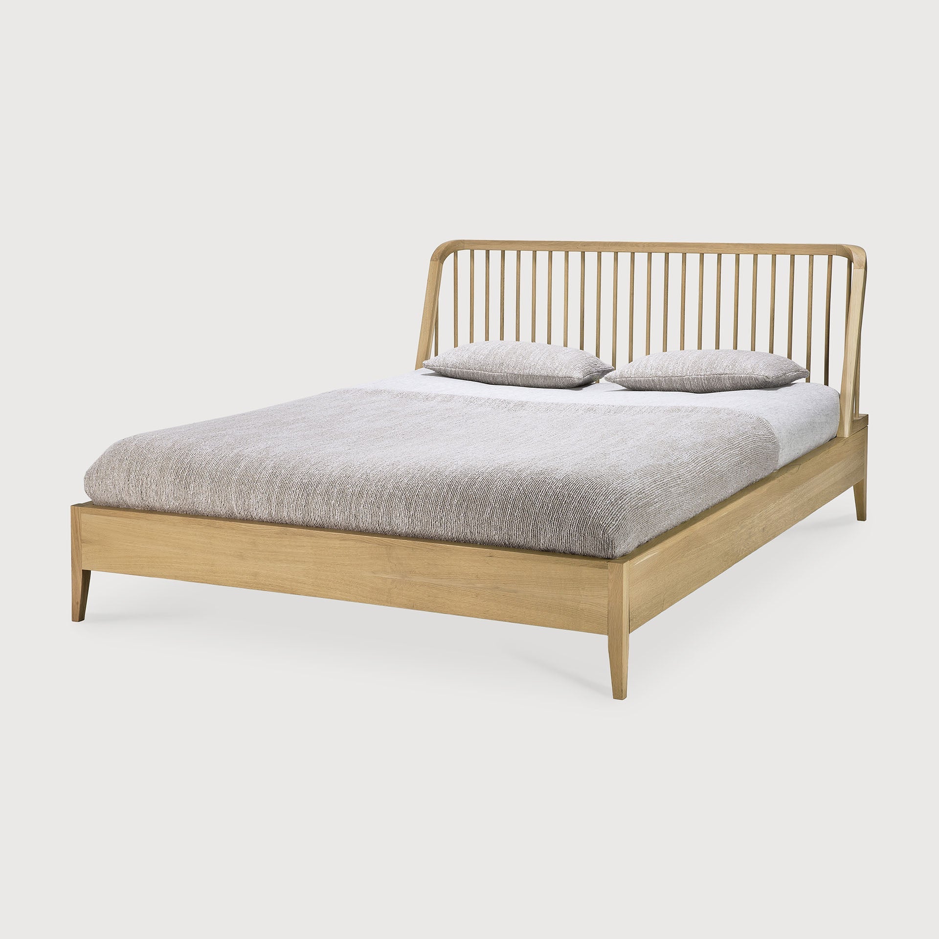 Spindle bed - oak - US King - with slats White Cliff Studio King Bed Frame