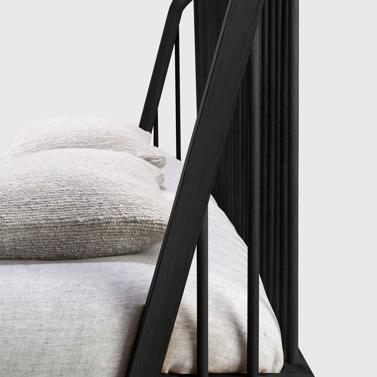 Spindle bed - varnished oak - black - US King - with slats White Cliff Studio King Bed Frame