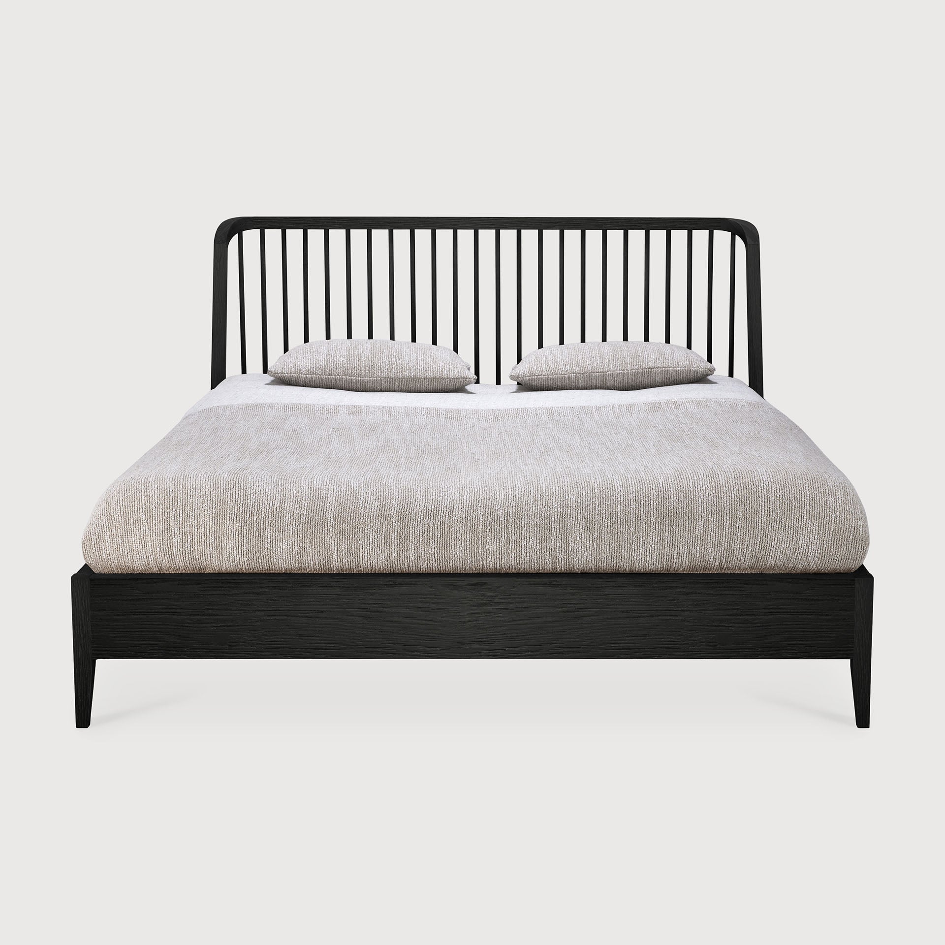 Spindle bed - varnished oak - black - US King - with slats White Cliff Studio King Bed Frame