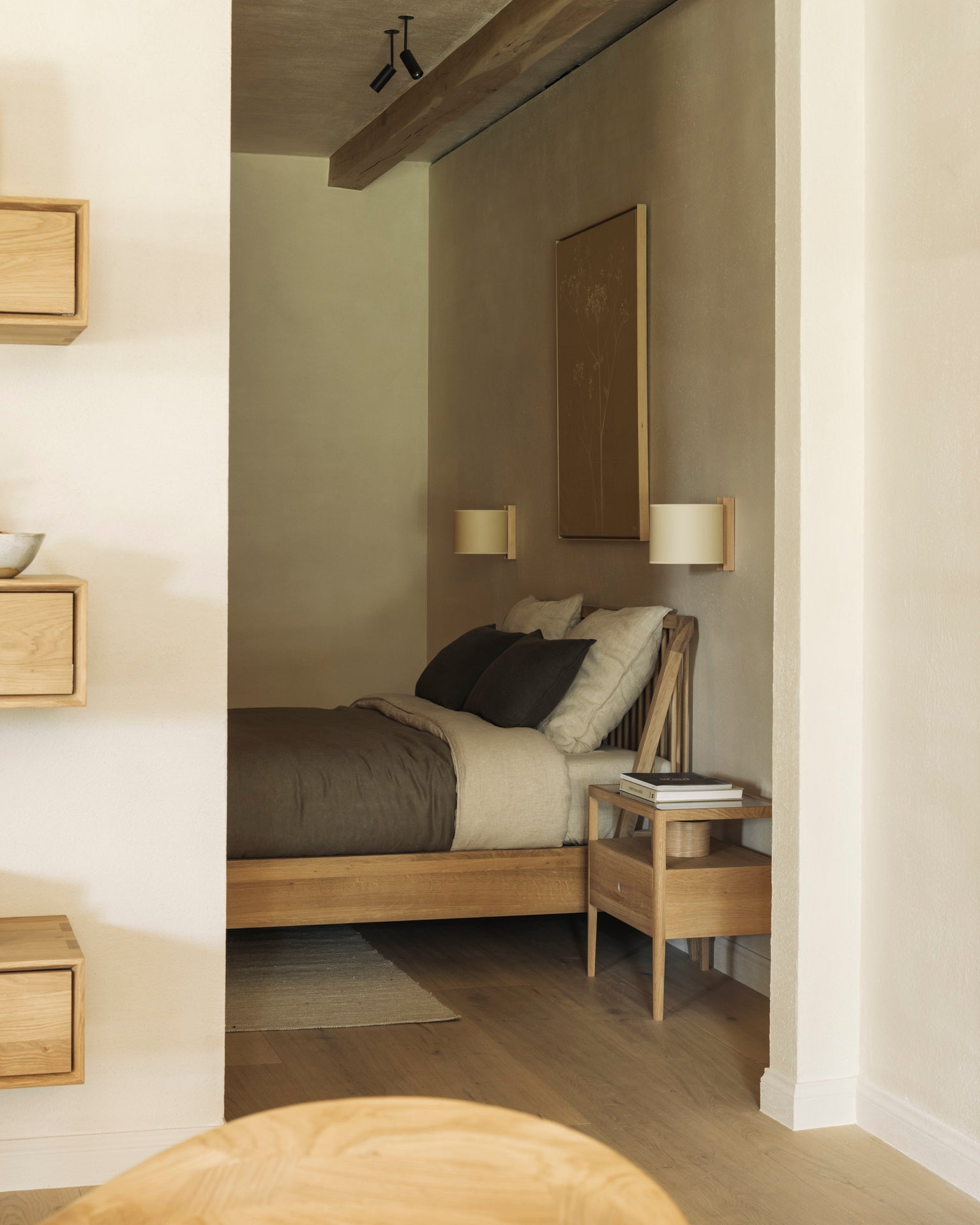 Spindle bedside table - oak - 1 drawer White Cliff Studio Nightstand