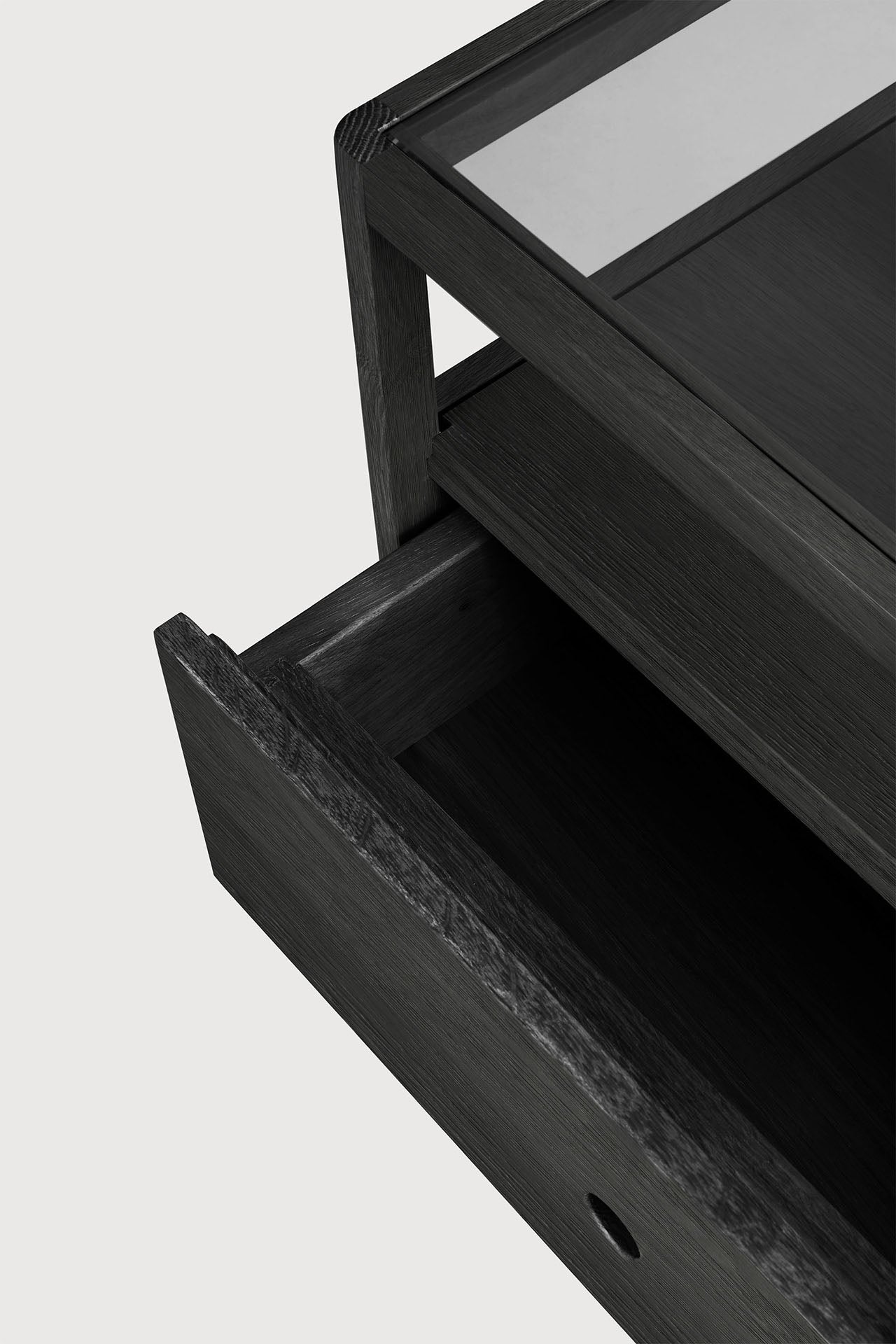 Spindle bedside table - varnished oak - black - 1 drawer White Cliff Studio Nightstand