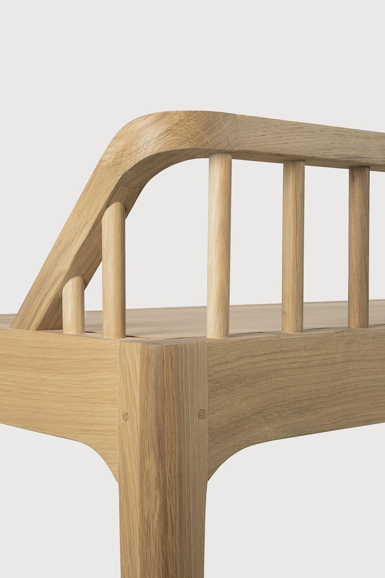 Spindle bench  - oak White Cliff Studio Bench / Dining Bench
