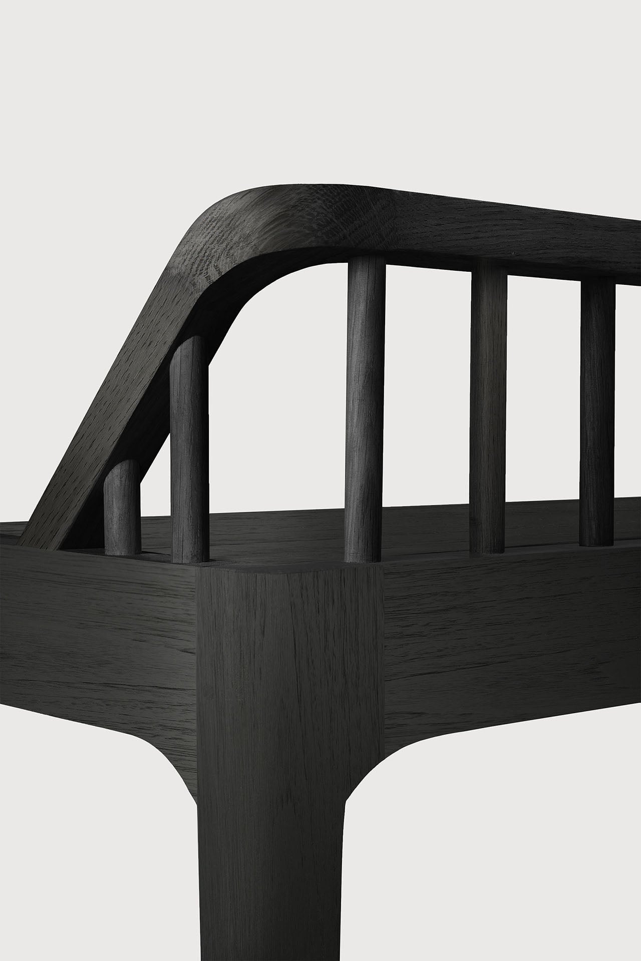 Spindle bench - varnished oak - black White Cliff Studio Bench / Dining Bench
