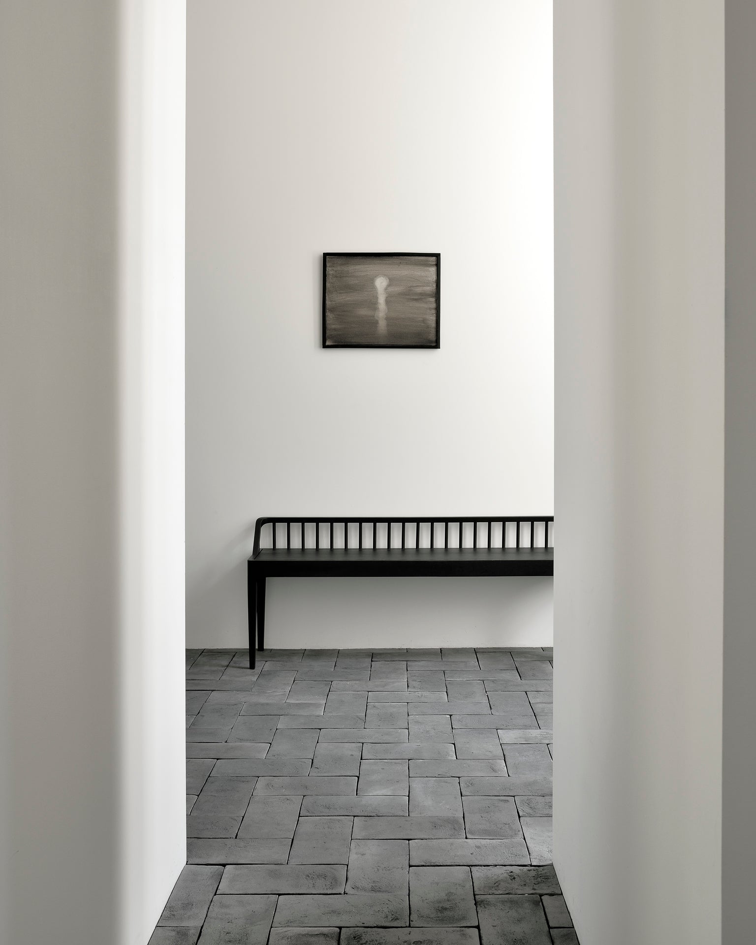 Spindle bench - varnished oak - black White Cliff Studio Bench / Dining Bench