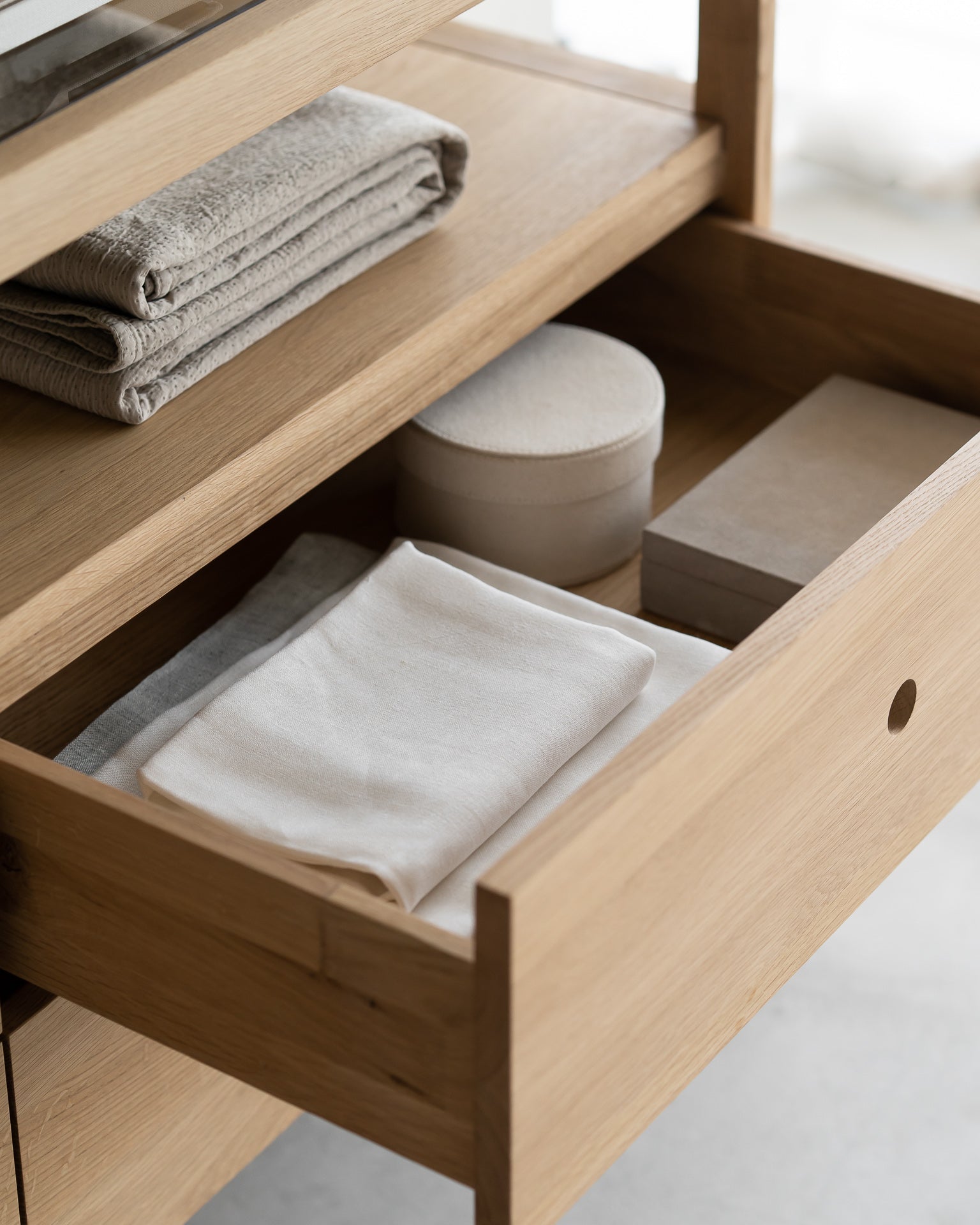 Spindle Dresser White Cliff Studio Dressers