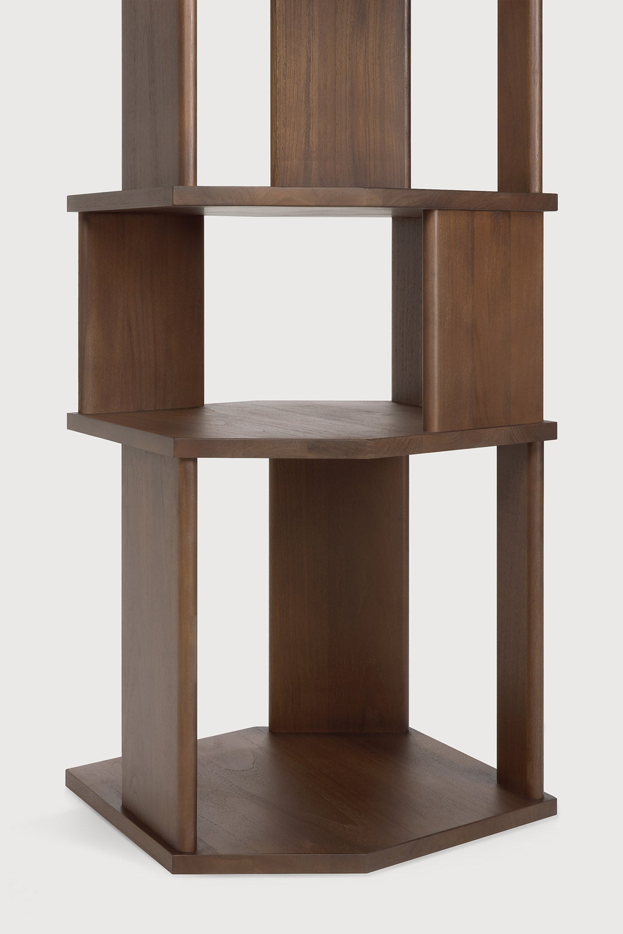 Stairs column - varnished teak - brown White Cliff Studio Wall Shelf