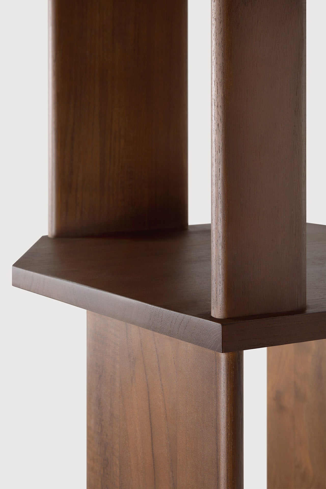 Stairs column - varnished teak - brown White Cliff Studio Wall Shelf
