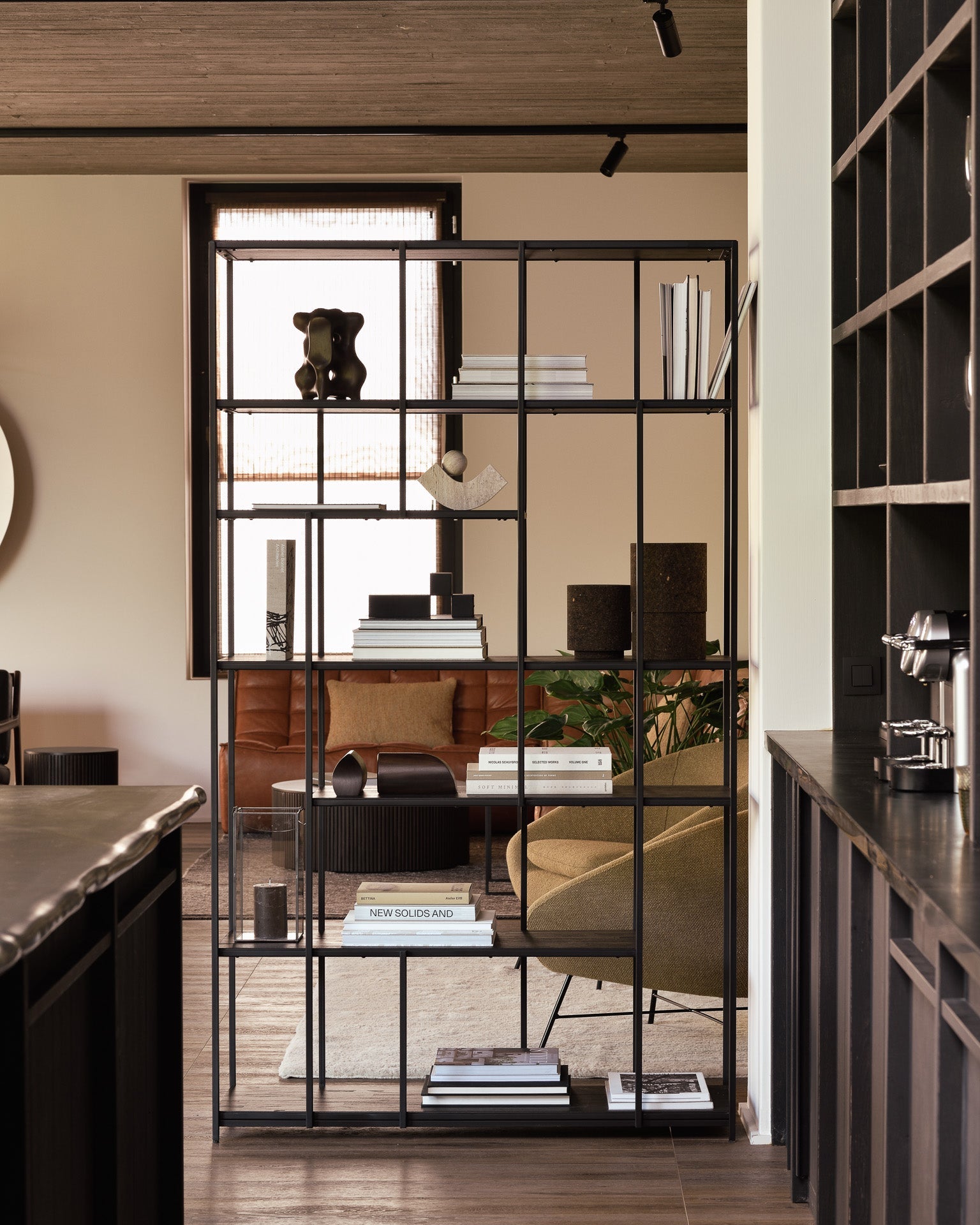 Studio rack - varnished teak - black White Cliff Studio Wall Shelf