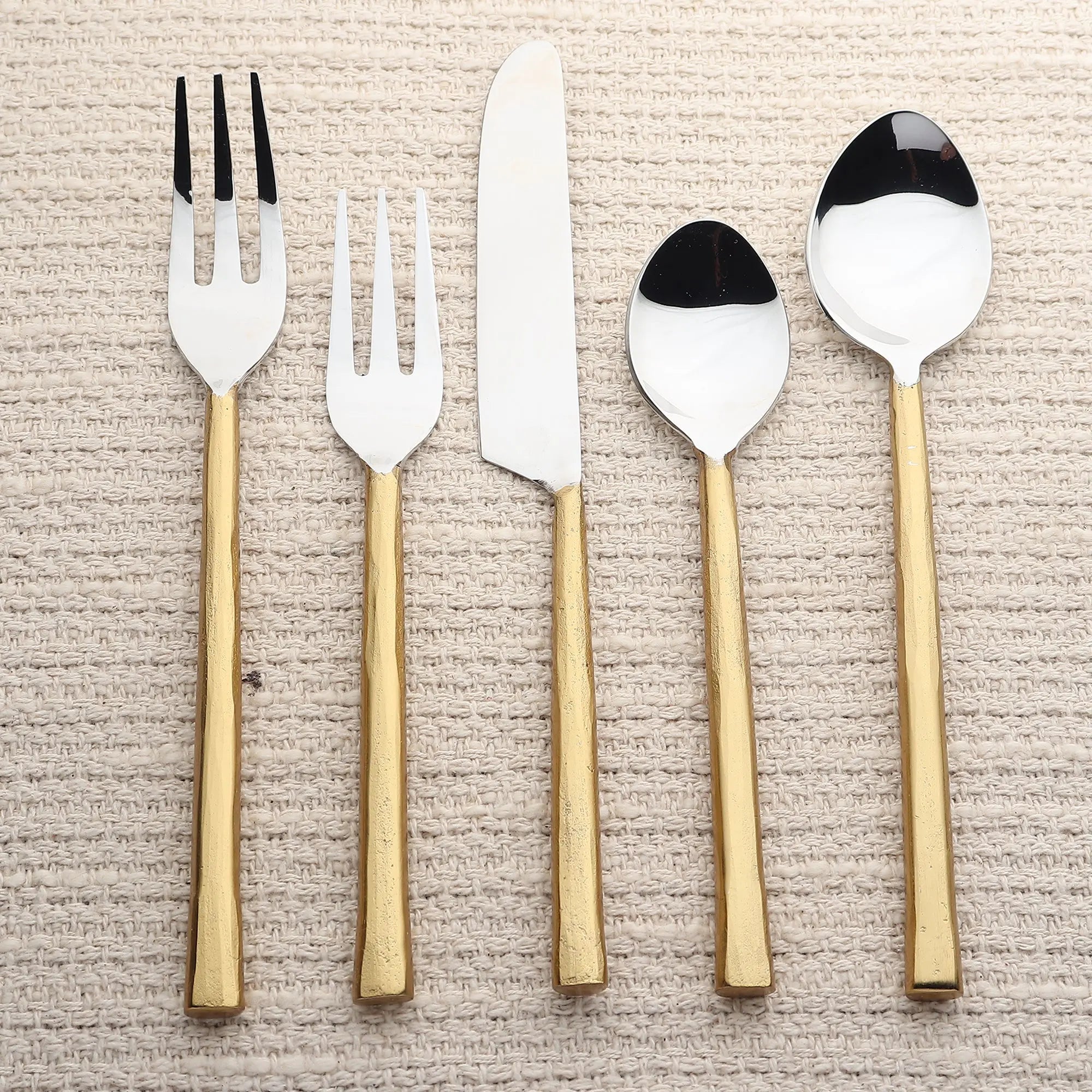 Sundance Flatware, 5-Pc. Place Setting White Cliff Studio Flatware