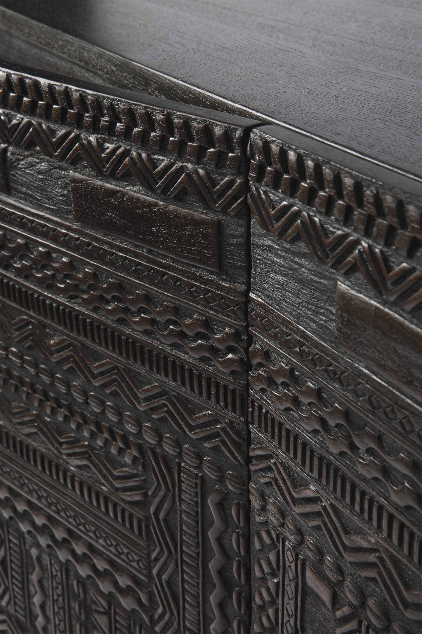 Tabwa sideboard - varnished teak - off black - 3 doors White Cliff Studio Sideboard