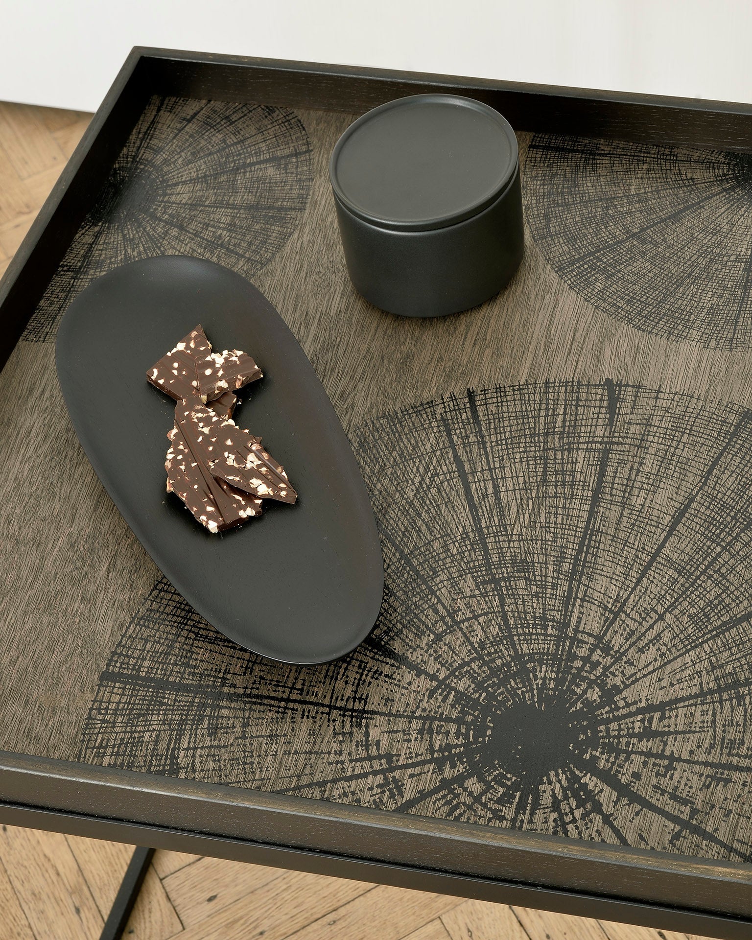 Thin Oval boards - varnished mahogany - black - set of 2 White Cliff Studio Trays