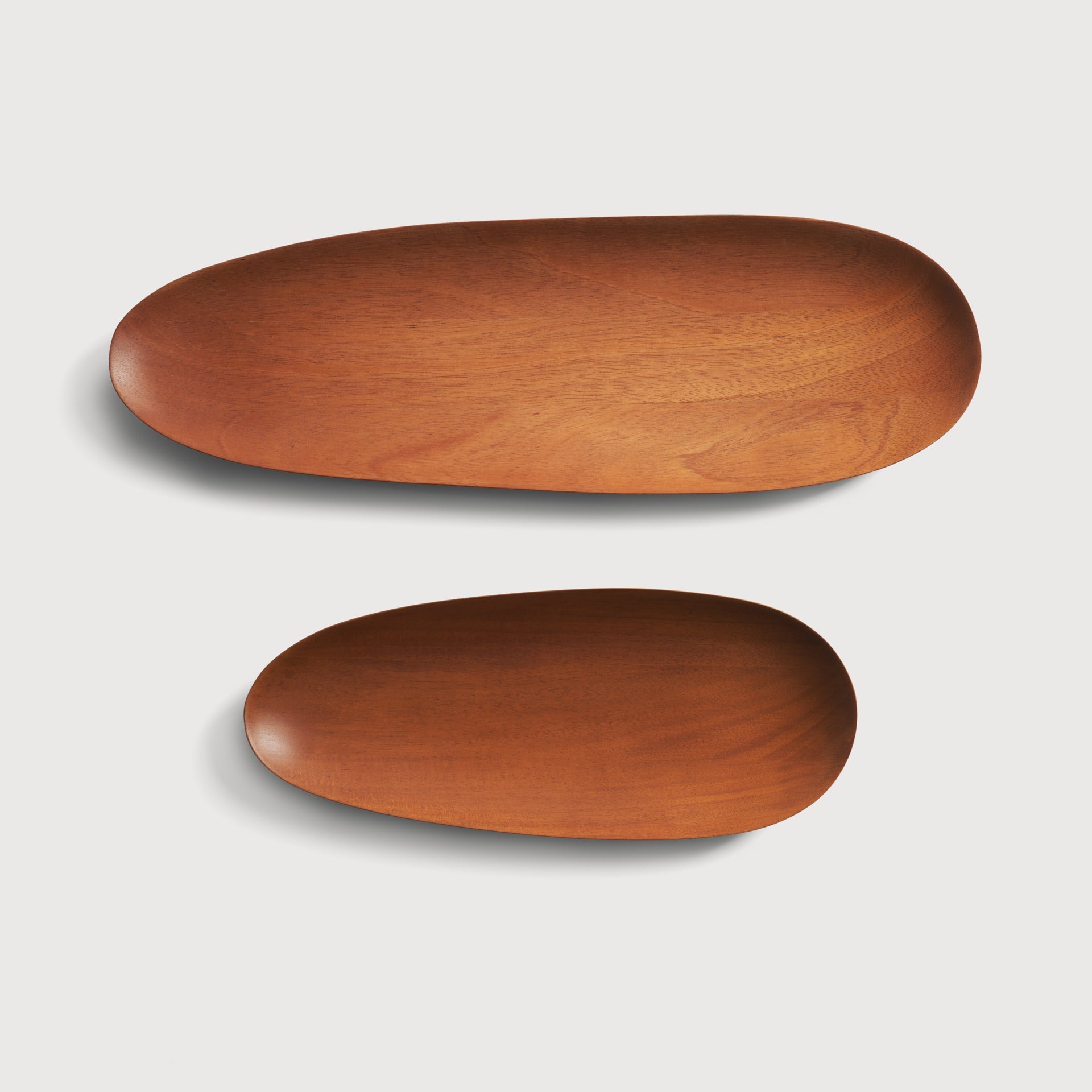 Thin Oval boards - varnished mahogany - set of 2 White Cliff Studio Trays