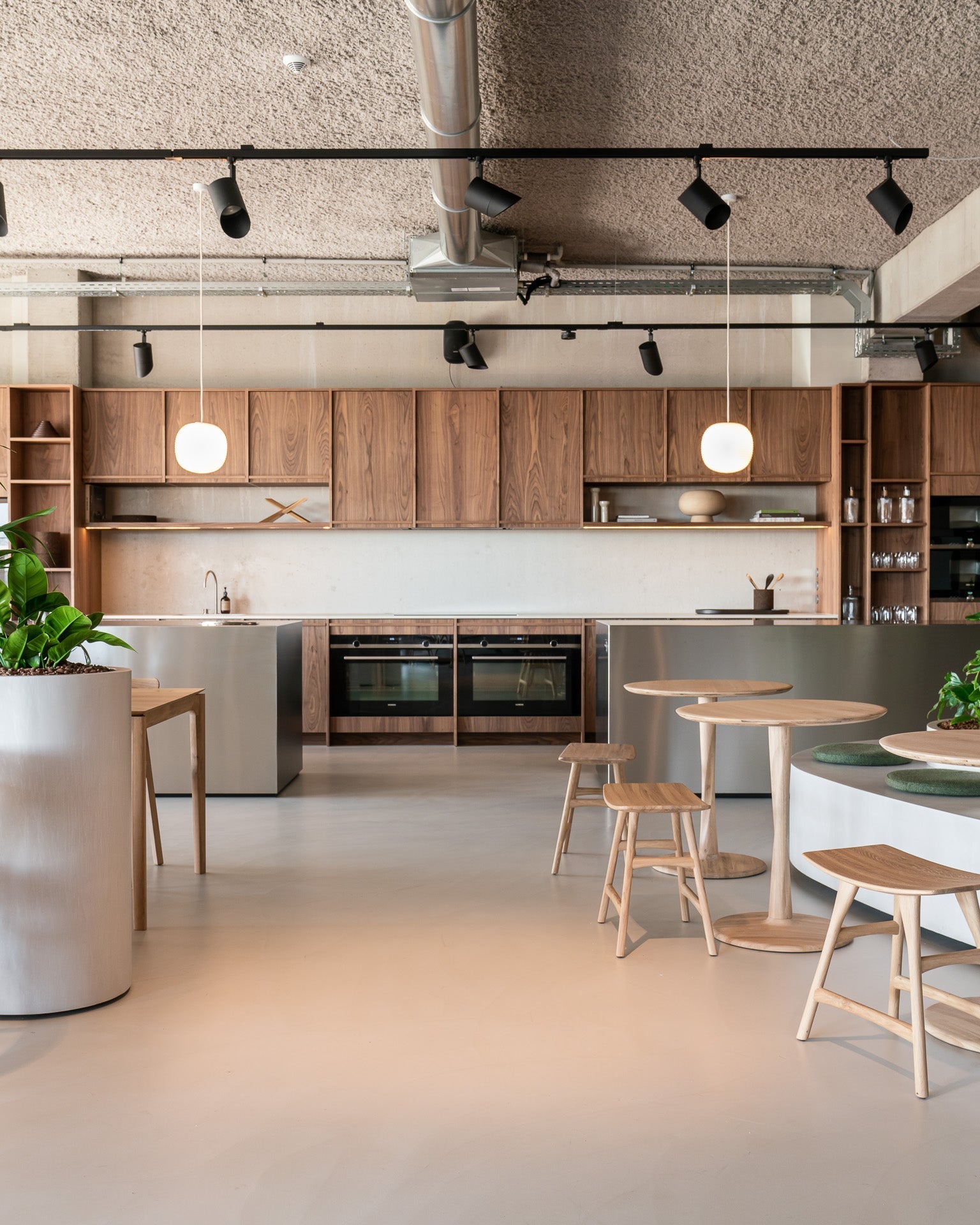 Torsion Dining Table White Cliff Studio Dining Table