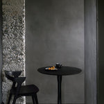 Torsion dining table - varnished oak - black - round White Cliff Studio Dining Table