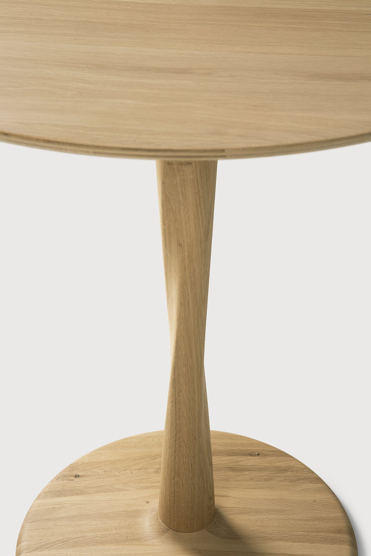 Torsion dining table - varnished oak - round - low height White Cliff Studio Dining Table