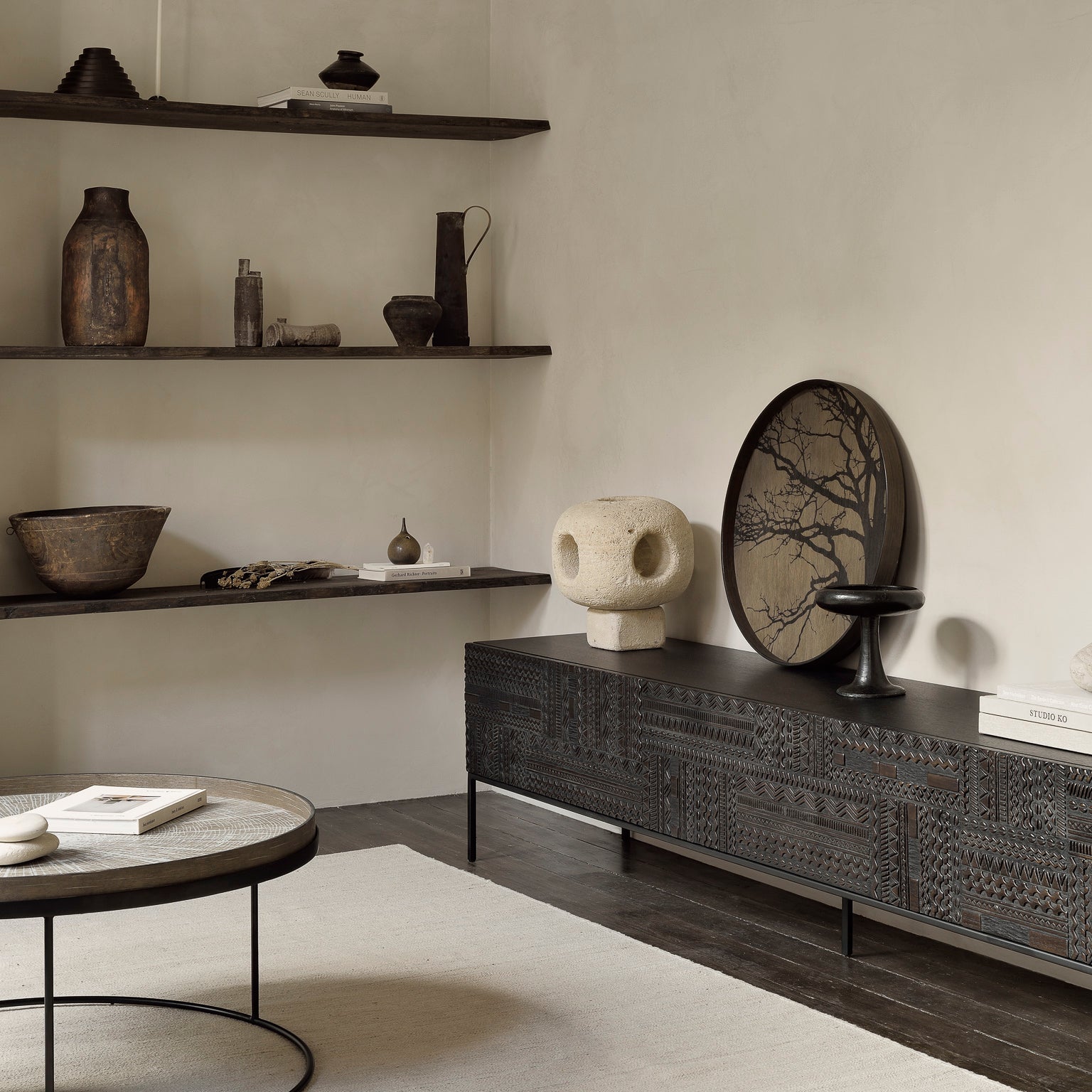 Tray coffee table set - varnished wood - black - round - XL - trays not included White Cliff Studio COFFEE TABLE