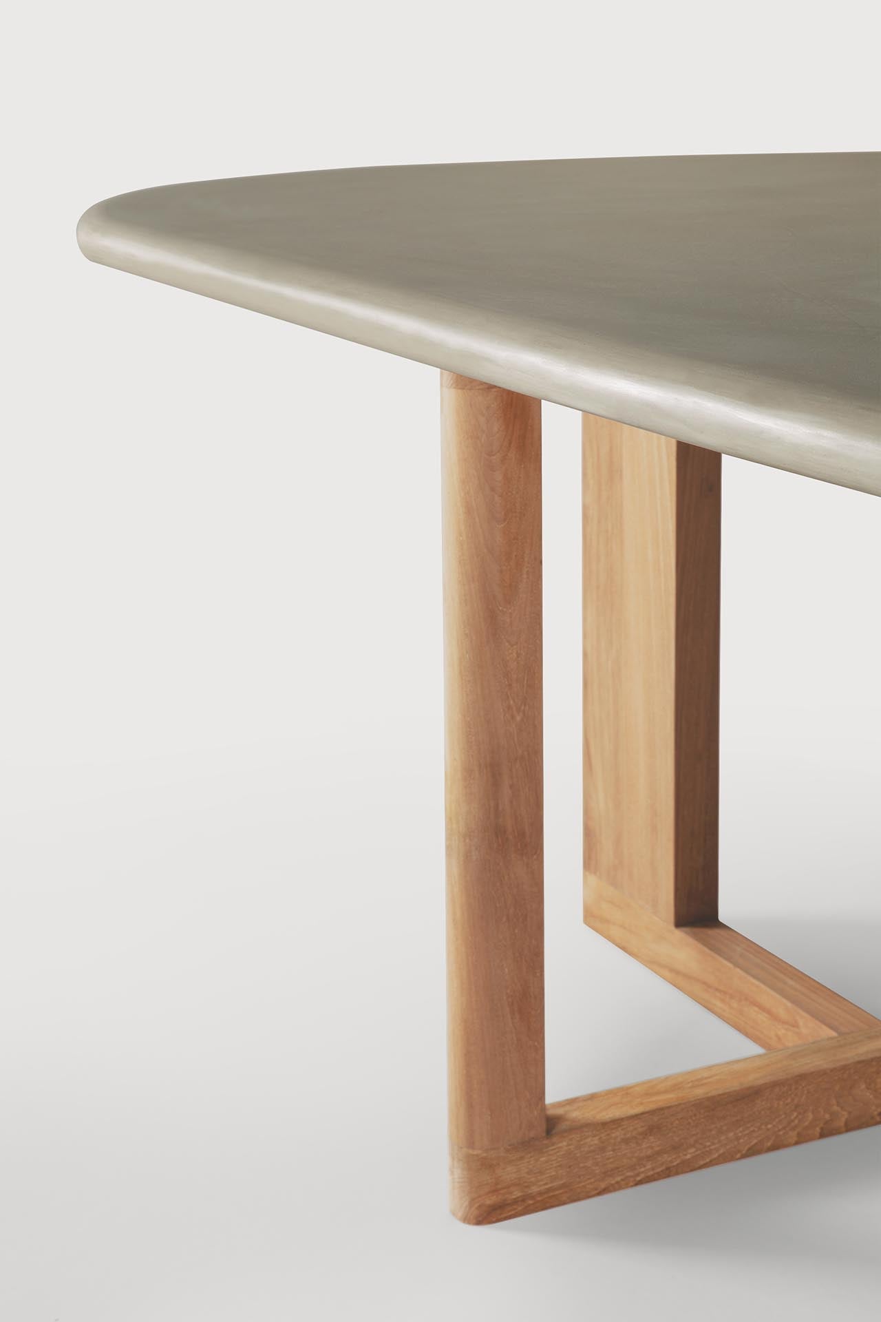 Trestle outdoor dining table - varnished concrete top - reclaimed teak base - Light Grey - oblong White Cliff Studio Outdoor Dining Table