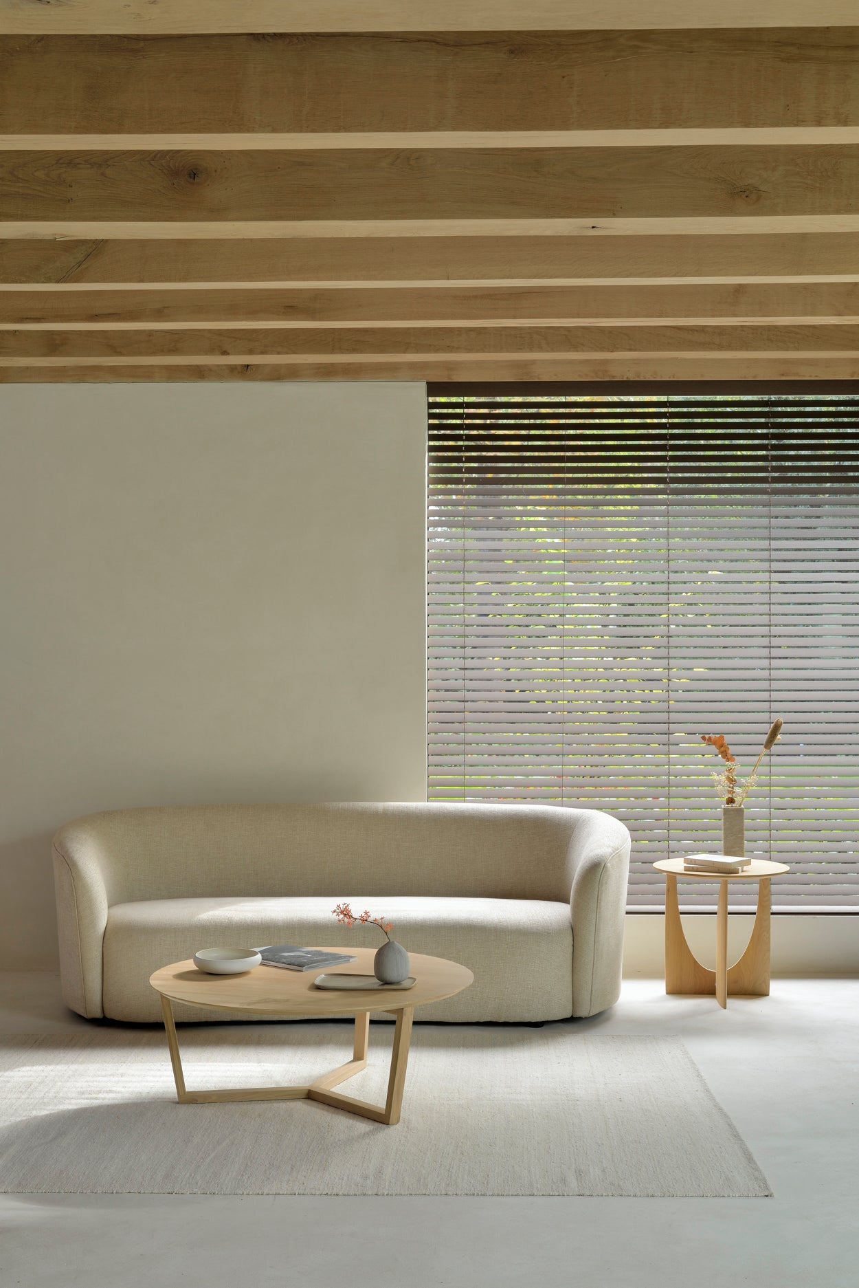 Tripod coffee table - varnished oak - round White Cliff Studio COFFEE TABLE