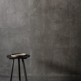 Tripod side table - varnished oak - black - round White Cliff Studio Side Table