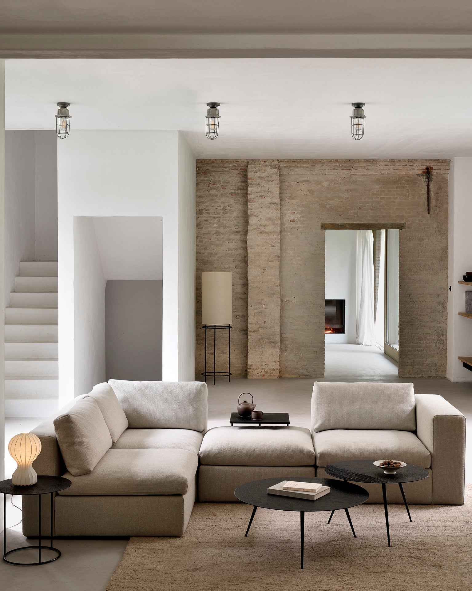 Triptic side table - varnished Minerals - Lava Whisky - rectangular White Cliff Studio Side Table