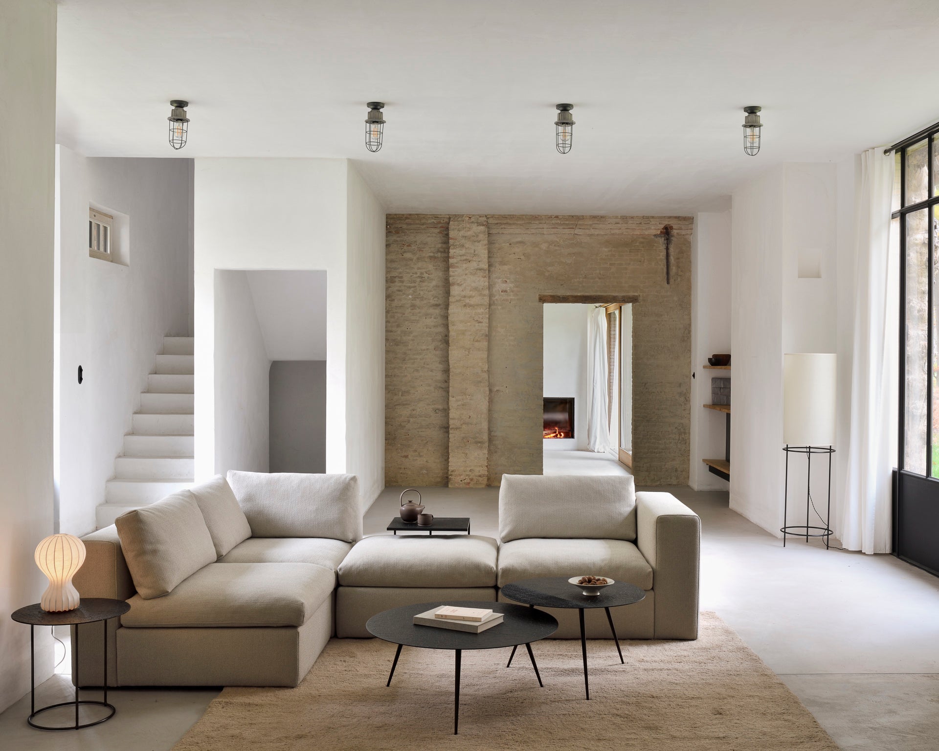 Triptic side table - varnished Minerals - Lava Whisky - rectangular White Cliff Studio Side Table