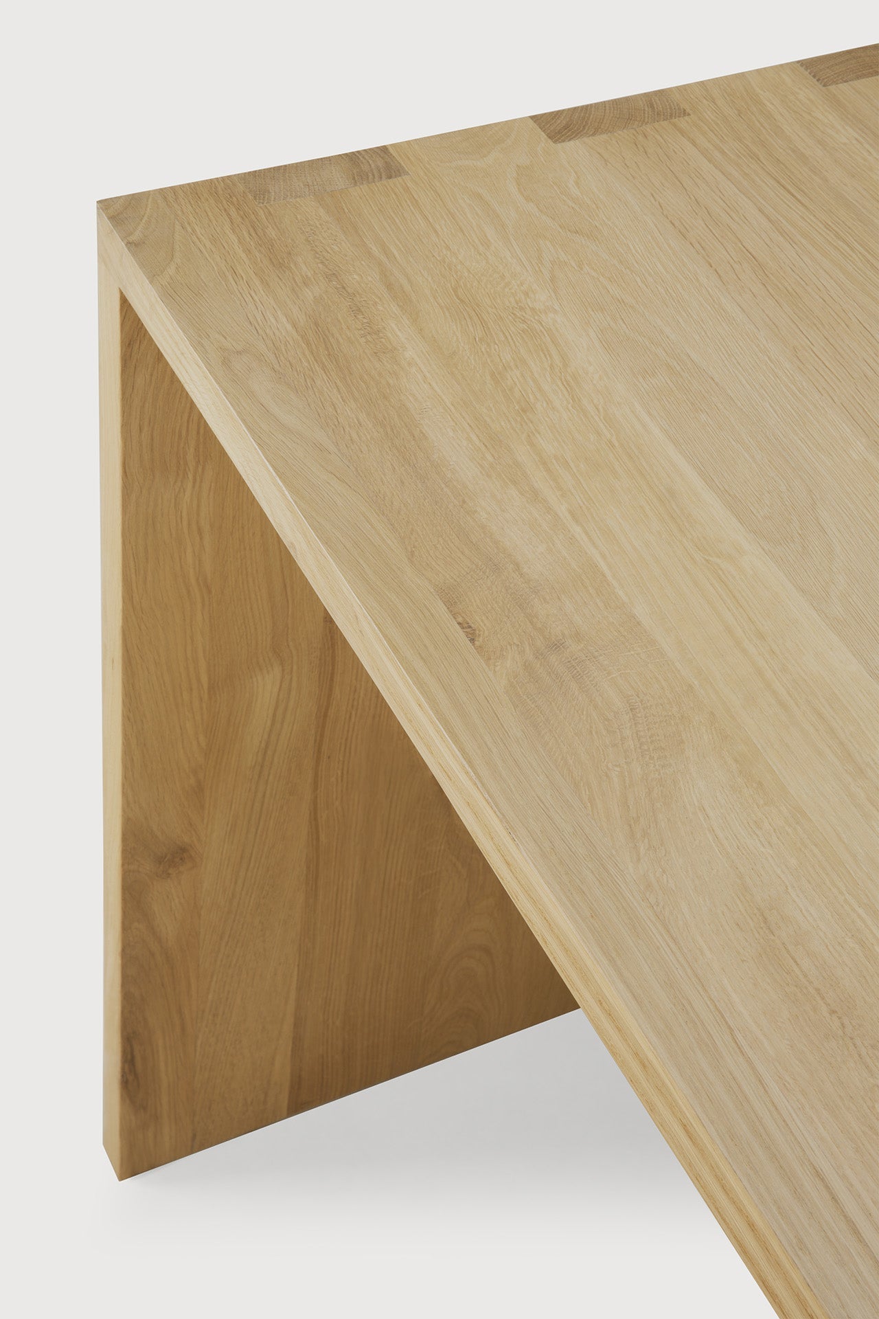 U desk - varnished oak - rectangular - with cable management White Cliff Studio Desk